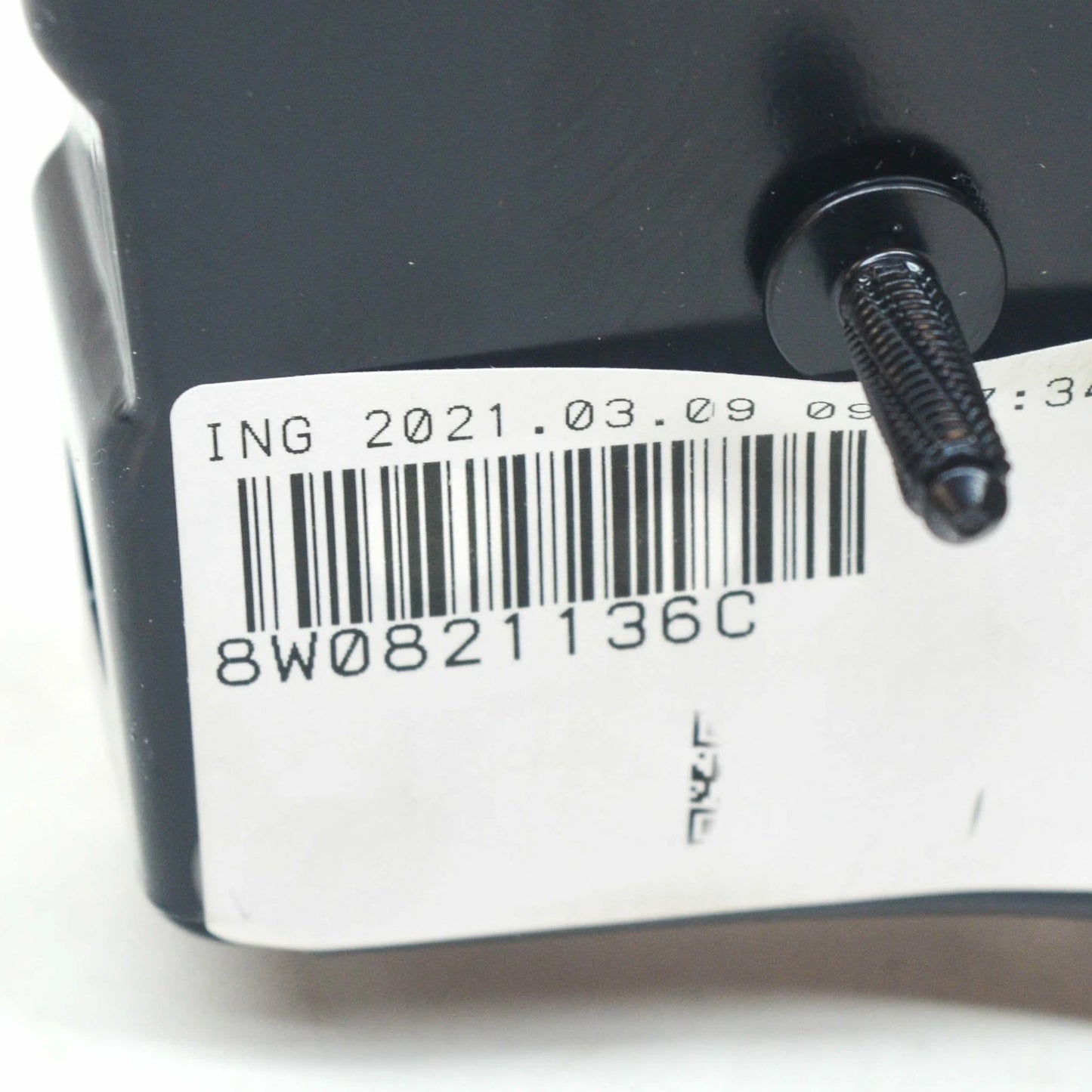 NEW AUDI A4 B9 FRONT RIGHT FENDER REINFORCEMENT BAR 8W0821136C