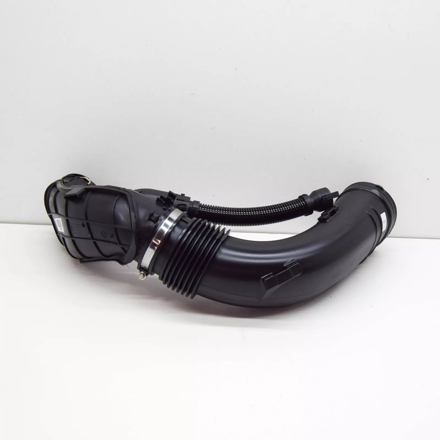 NEW BMW X6 F16 FILTERED AIR PIPE 13718507369 8507369 ORIGINAL