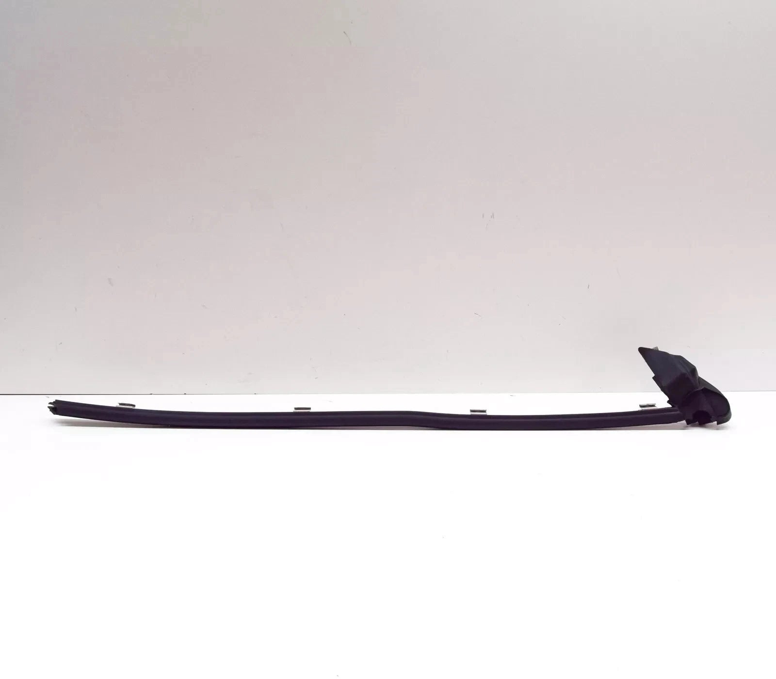 NEW MB CL C215 REAR LEFT SIDE WINDOW OUTSIDE SEALING RAIL A2156700338