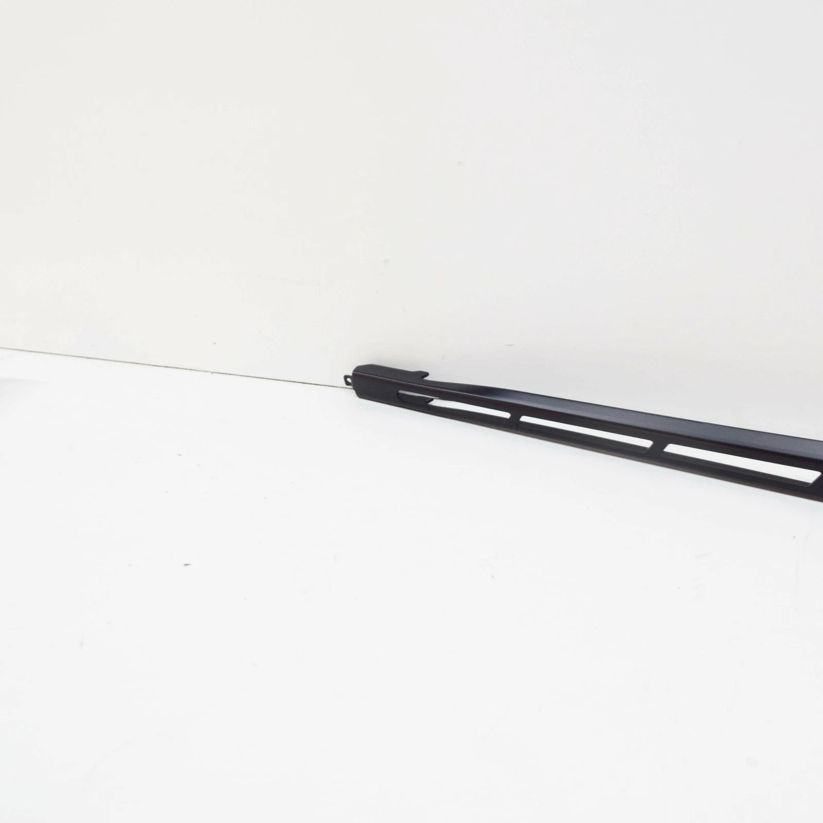 NEW AUDI Q7 4L FRONT WINDOW RIGHT WIPER ARM RHD 4L2955408A1P9