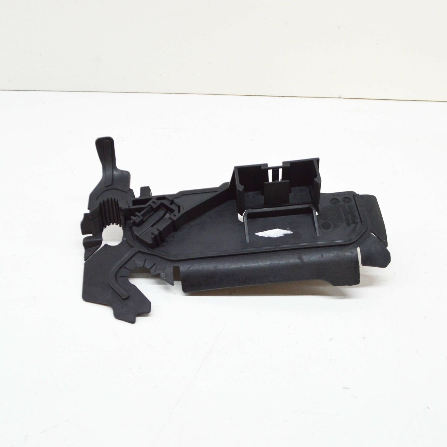 NEW MERCEDES-BENZ S W222 LEFT RADIATOR AIR DUCT GUIDE HOLDER A2225050040