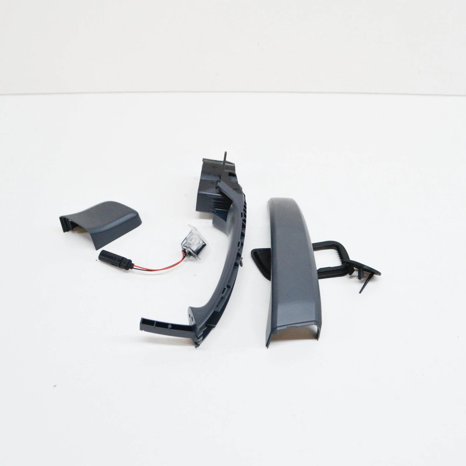 NEW BMW I3 L01 FRONT RIGHT DOOR EXTERIOR HANDLE BRACKET 51217379772 ORIGINAL