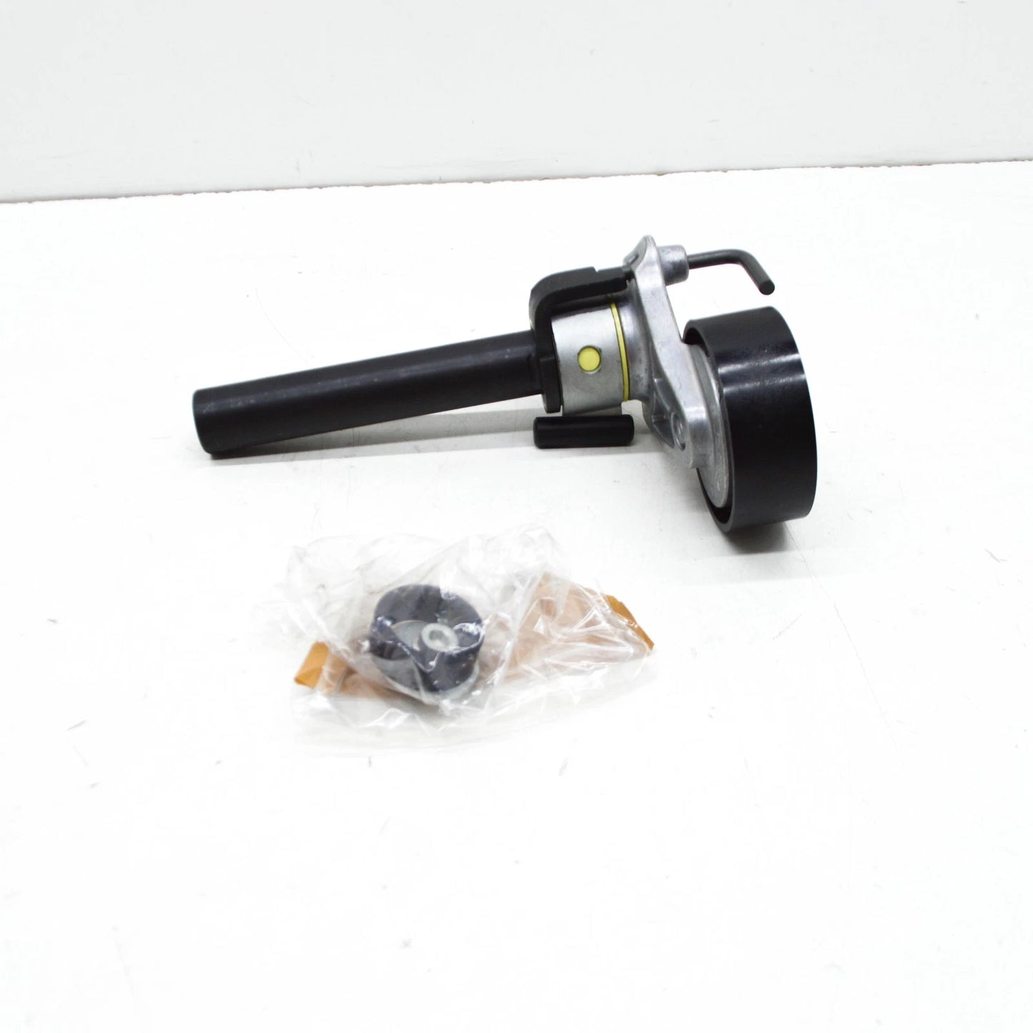 NEW VOLKSWAGEN CC 358 BELT TENSIONER 06J903133D 2.0 PETROL