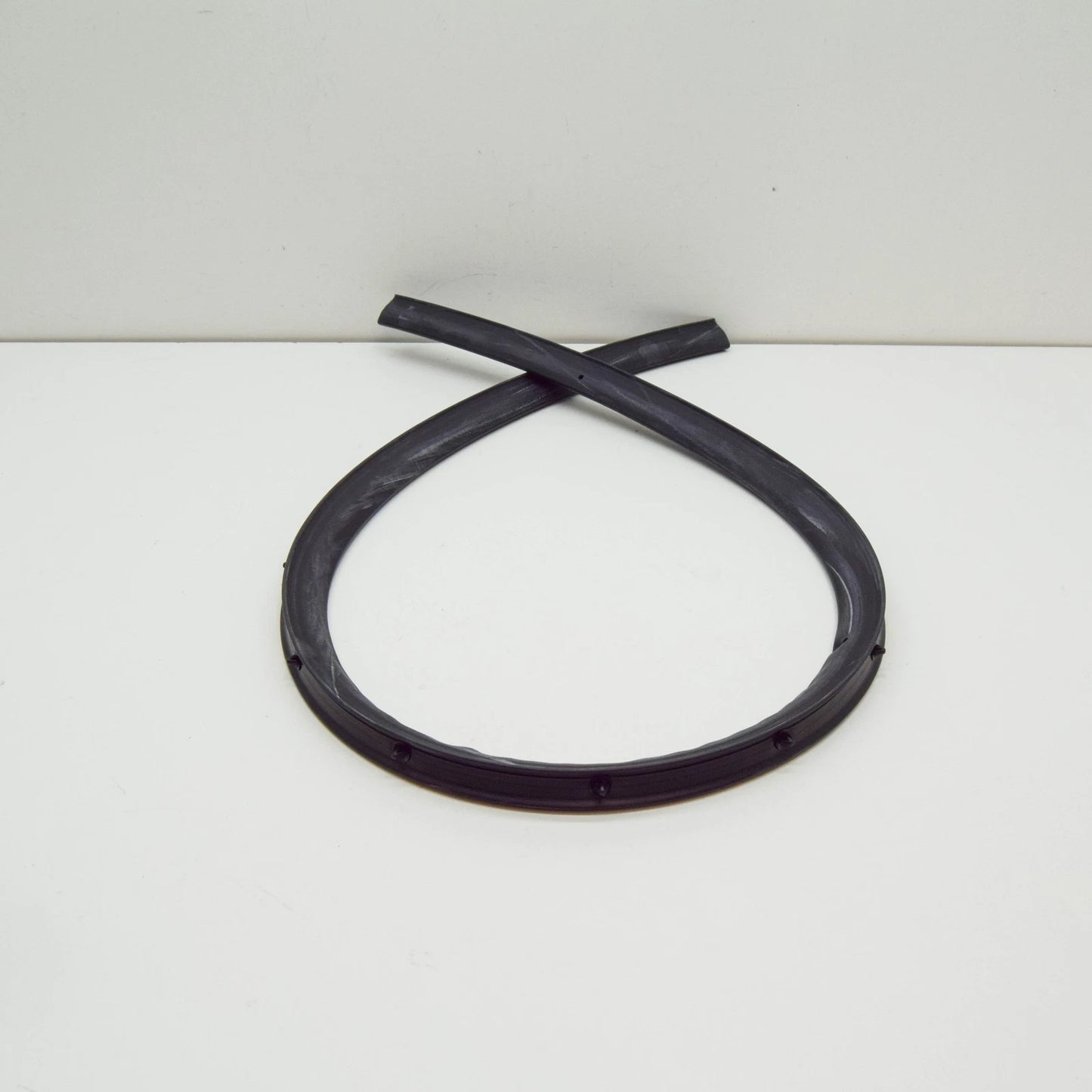 NEW VOLKSWAGEN POLO AW REAR LEFT DOOR SEALING RUBBER 2G6839699D ORIGINAL