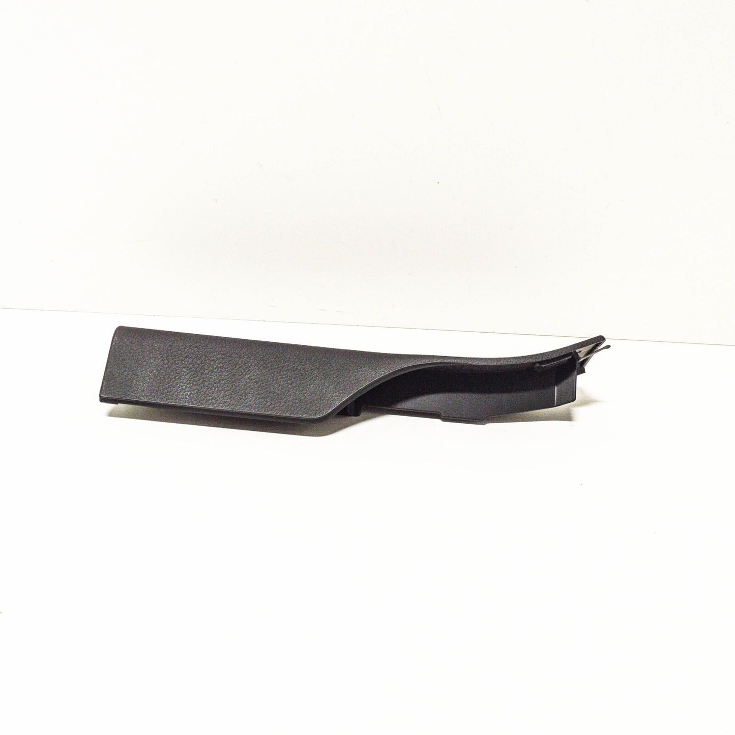 NEW MB C W204 REAR RIGHT SILL SCUFF TRIM COVER PLATE A20468602369051 ORIGINAL