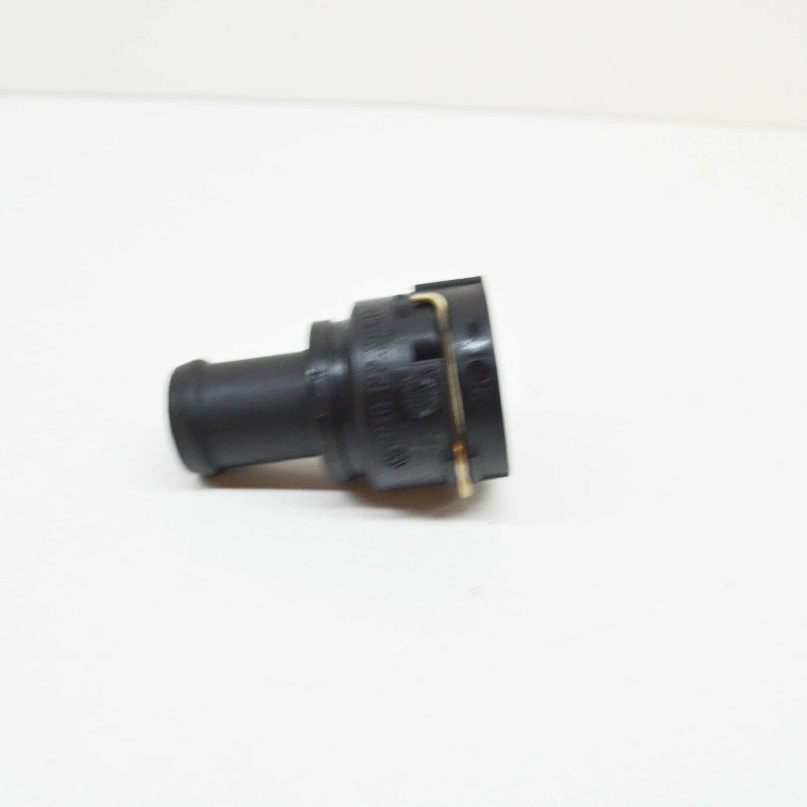 NEW VOLKSWAGEN GOLF MK6 HEATER HOSE CONNECTOR 3B0122291B ORIGINAL