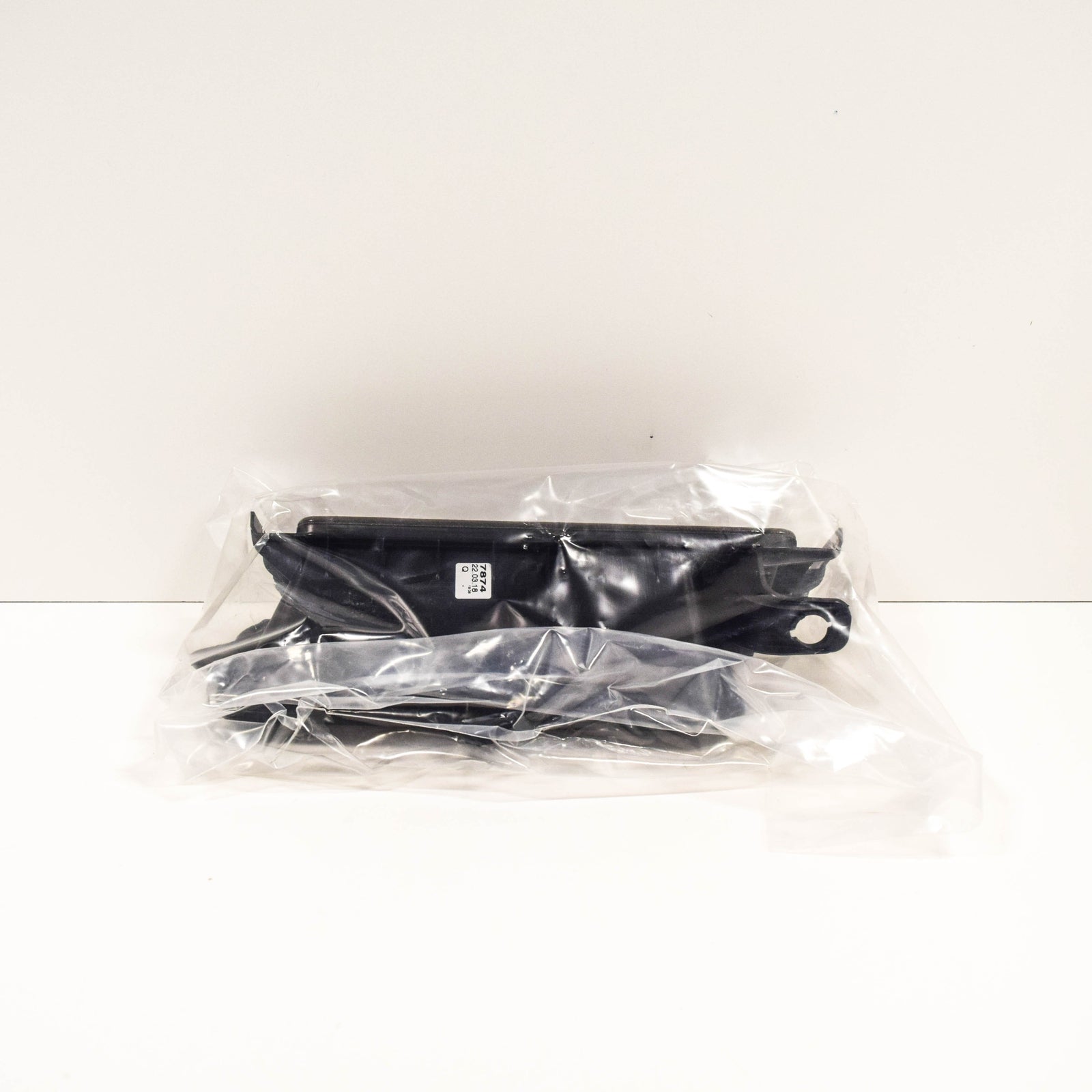 NEW MERCEDES BENZ C C205 AIR DUCT A2058308104 ORIGINAL