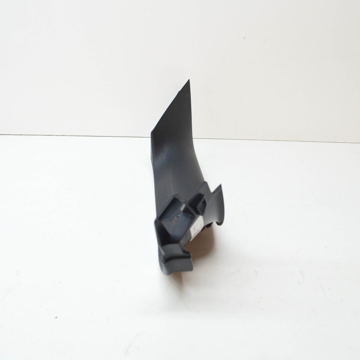 NEW VOLKSWAGEN GOLF MK8 CD REAR LEFT UPPER LID PANEL TRIM 5H68677034PK ORIGINAL