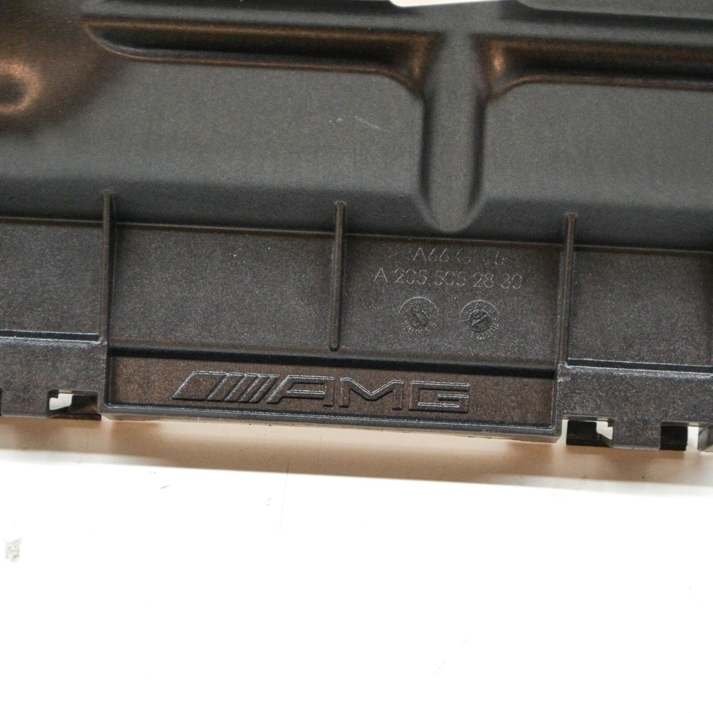 NEW MERCEDES-BENZ C A205 C205 S205 W205 AIR DUCT A2055052830 ORIGINAL