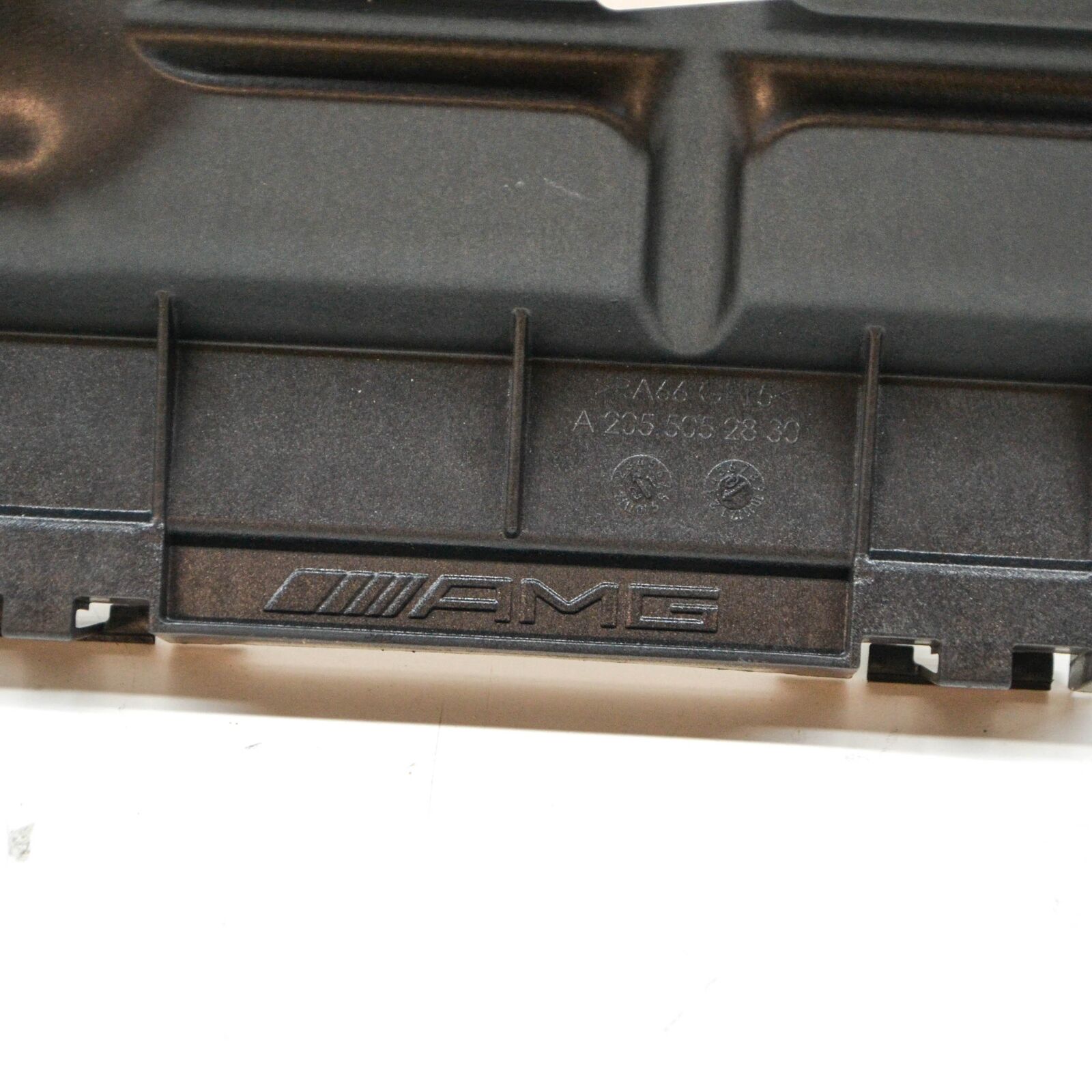 NEW MERCEDES-BENZ C A205 C205 S205 W205 AIR DUCT A2055052830 ORIGINAL