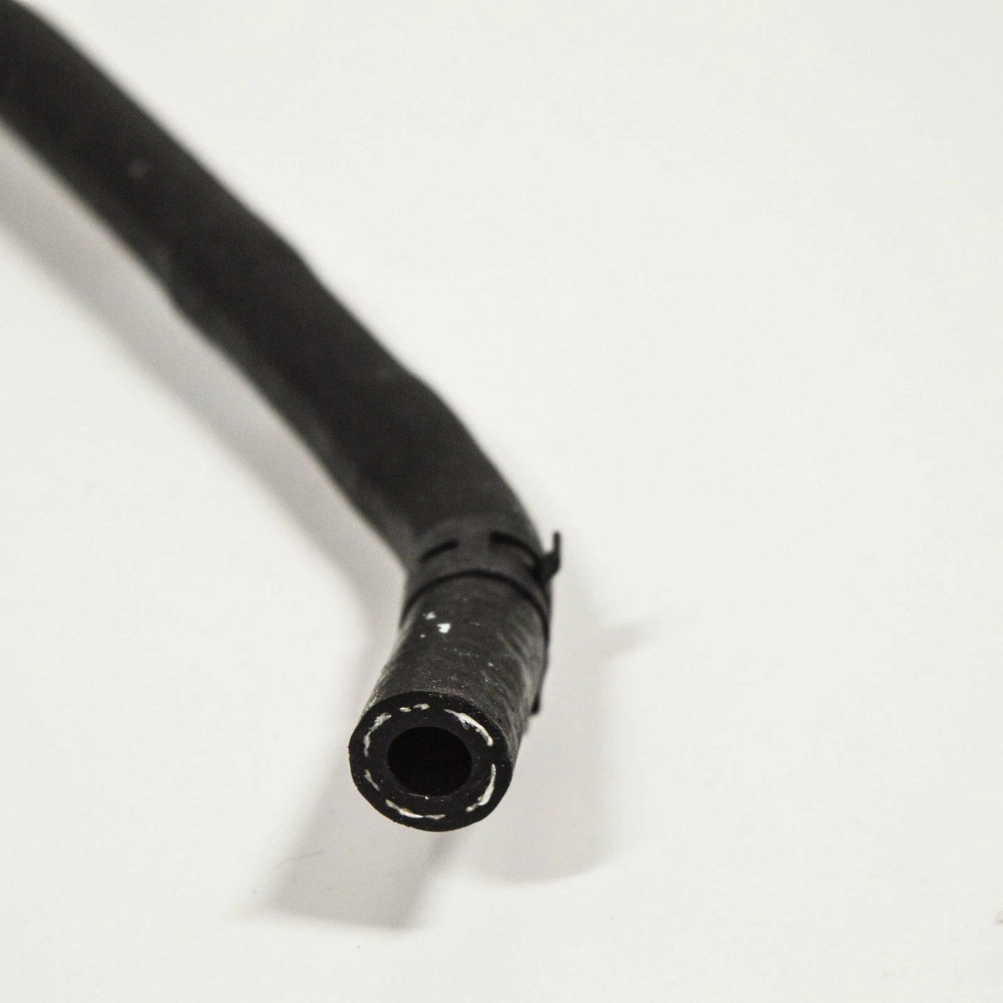 NEW MERCEDES BENZ E W213 WATER COOLANT PIPE HOSE A2135016500