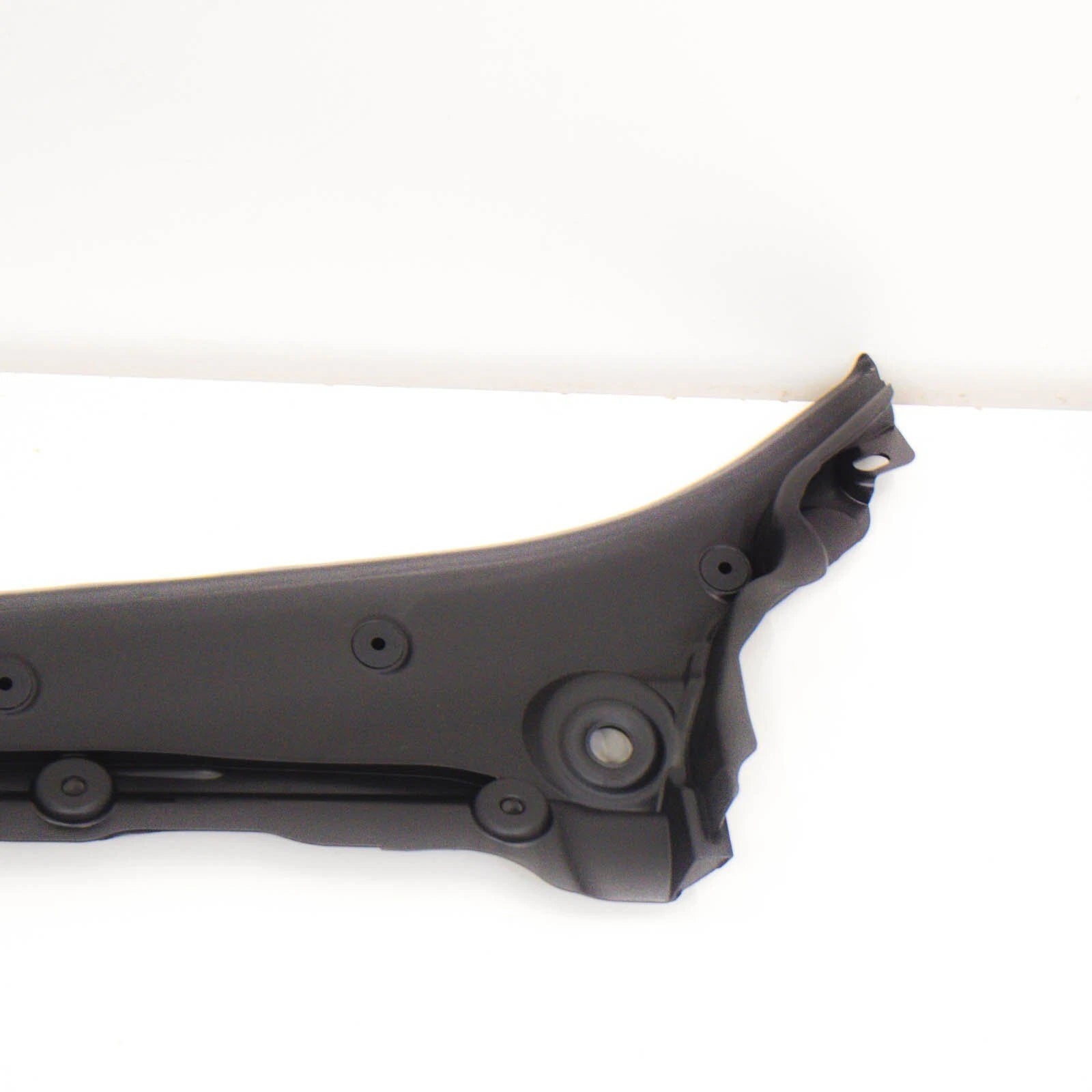 NEW BMW 5 F10 FRONT WINSHIELD COWL PANEL COVER LHD 51717203124 ORIGINAL