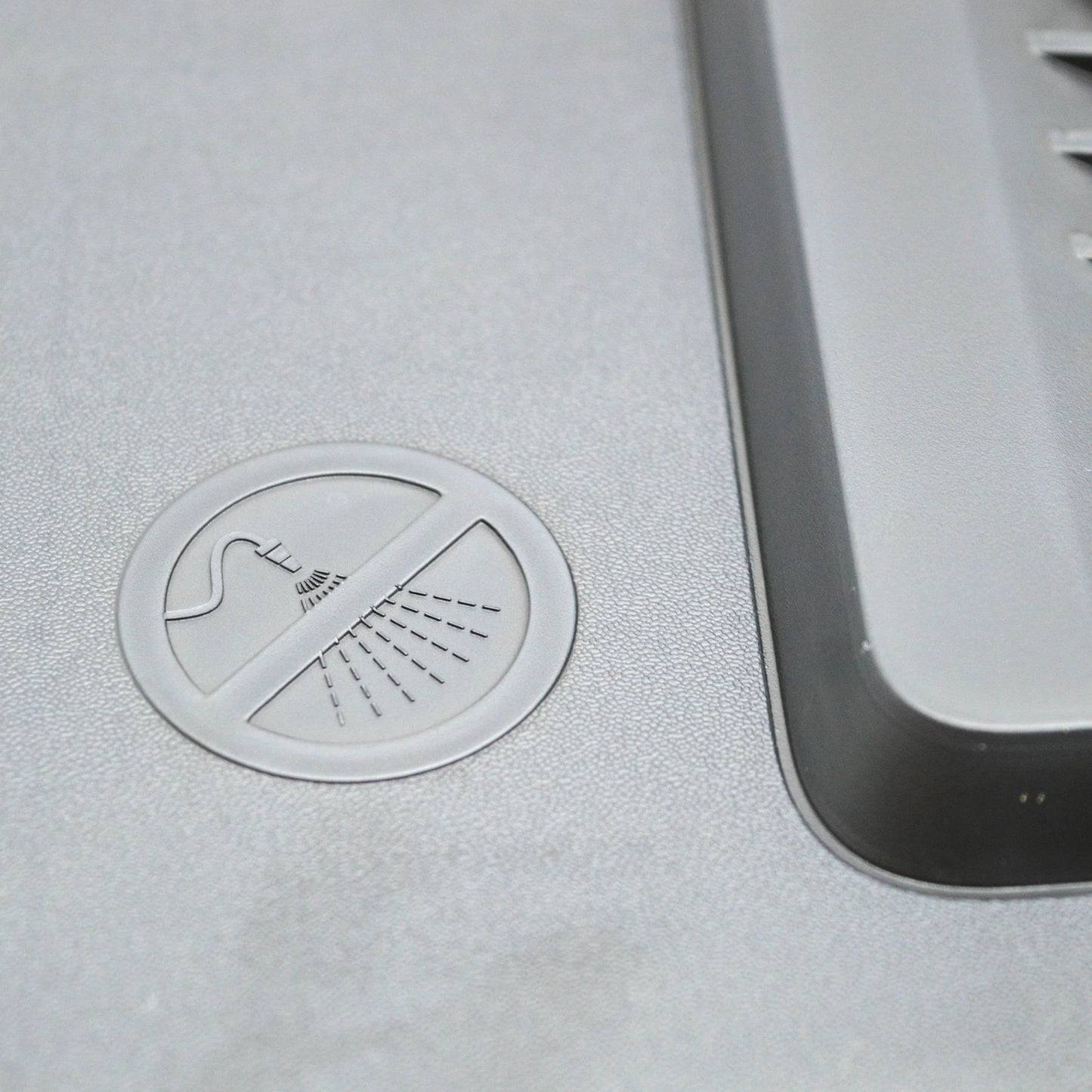 NEW VOLKSWAGEN JETTA A7 FRONT RIGHT PLENUM CHAMBER COVER 17B819404A9B9