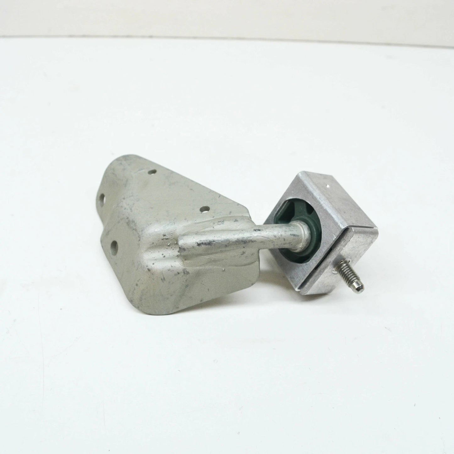 NEW BMW 1 F21 REAR EXHAUST TRANSMISSION HOLDER 18208631946 ORIGINAL