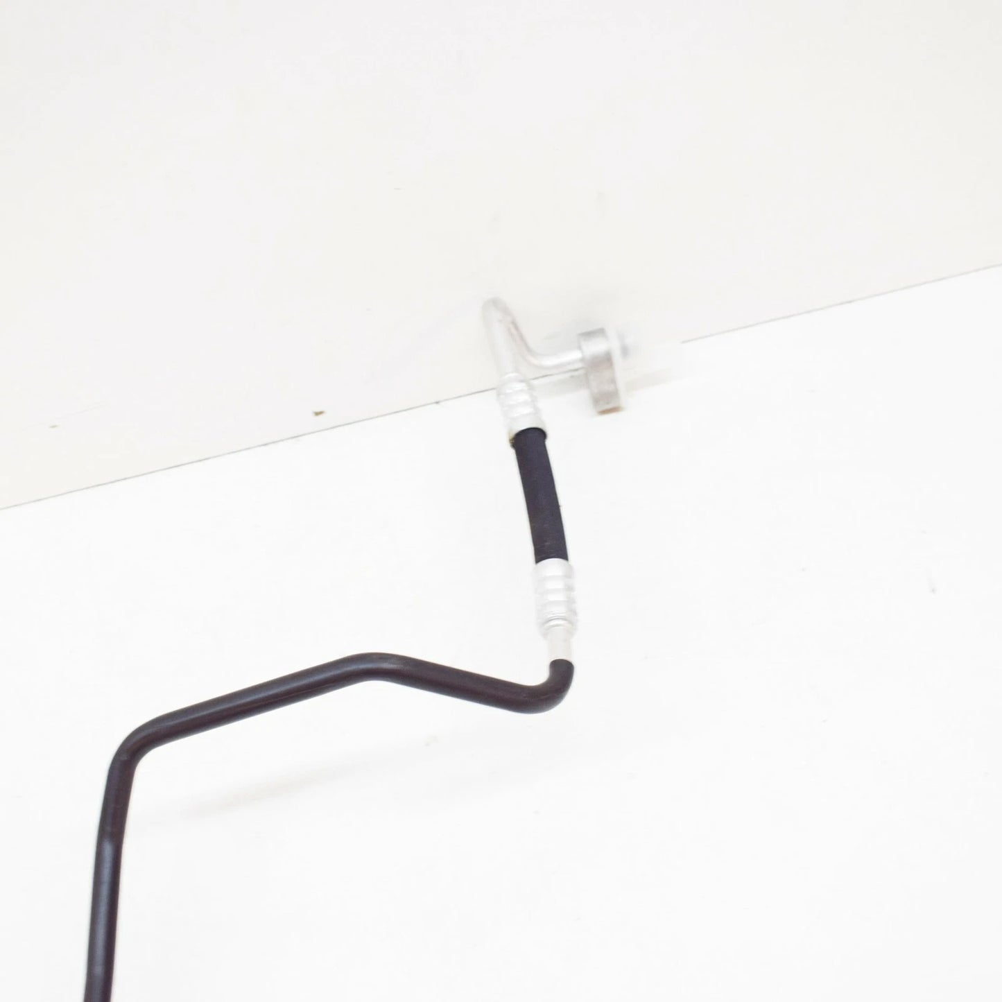 NEW AUDI TT 8J A/C REFRIGERANT HOSE 8J0820741S ORIGINAL