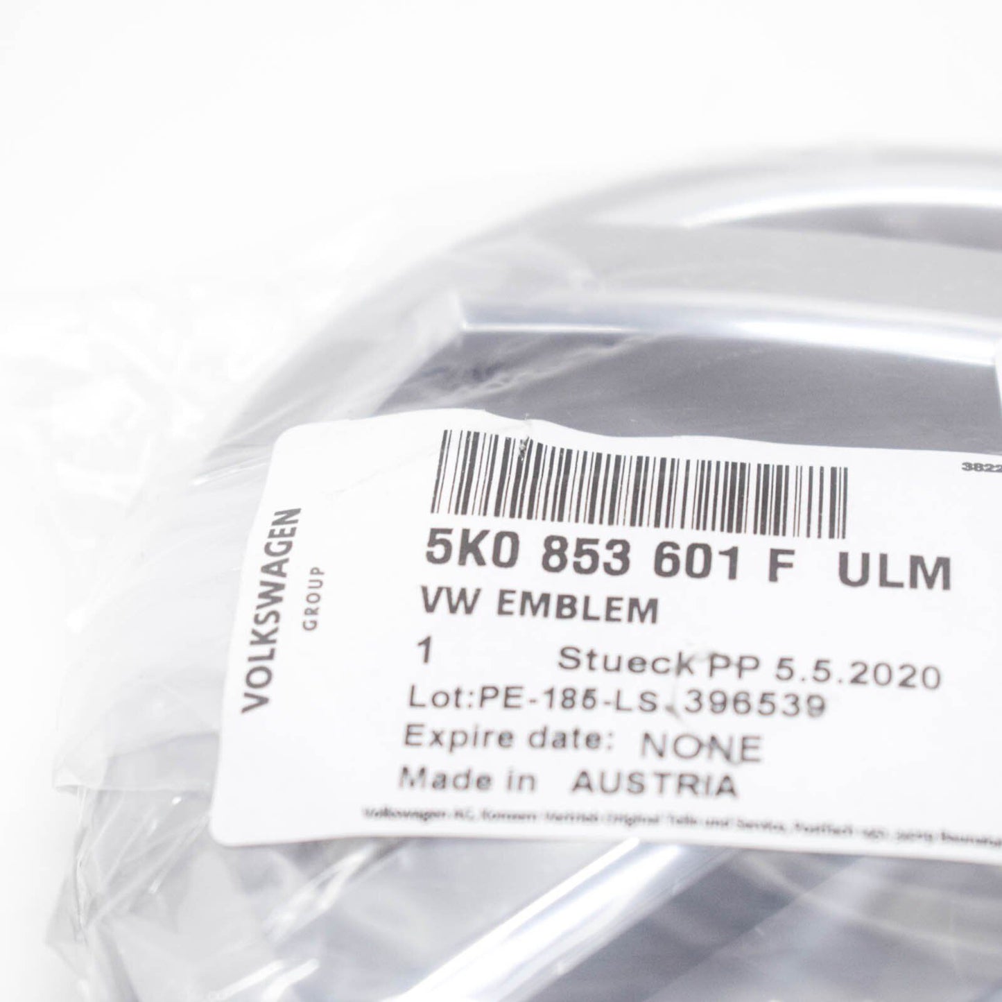 NEW VW GOLF VII MK7 FRONT RADIATOR GRILLE EMBLEM BADGE 5K0853601FULM ORIGINAL
