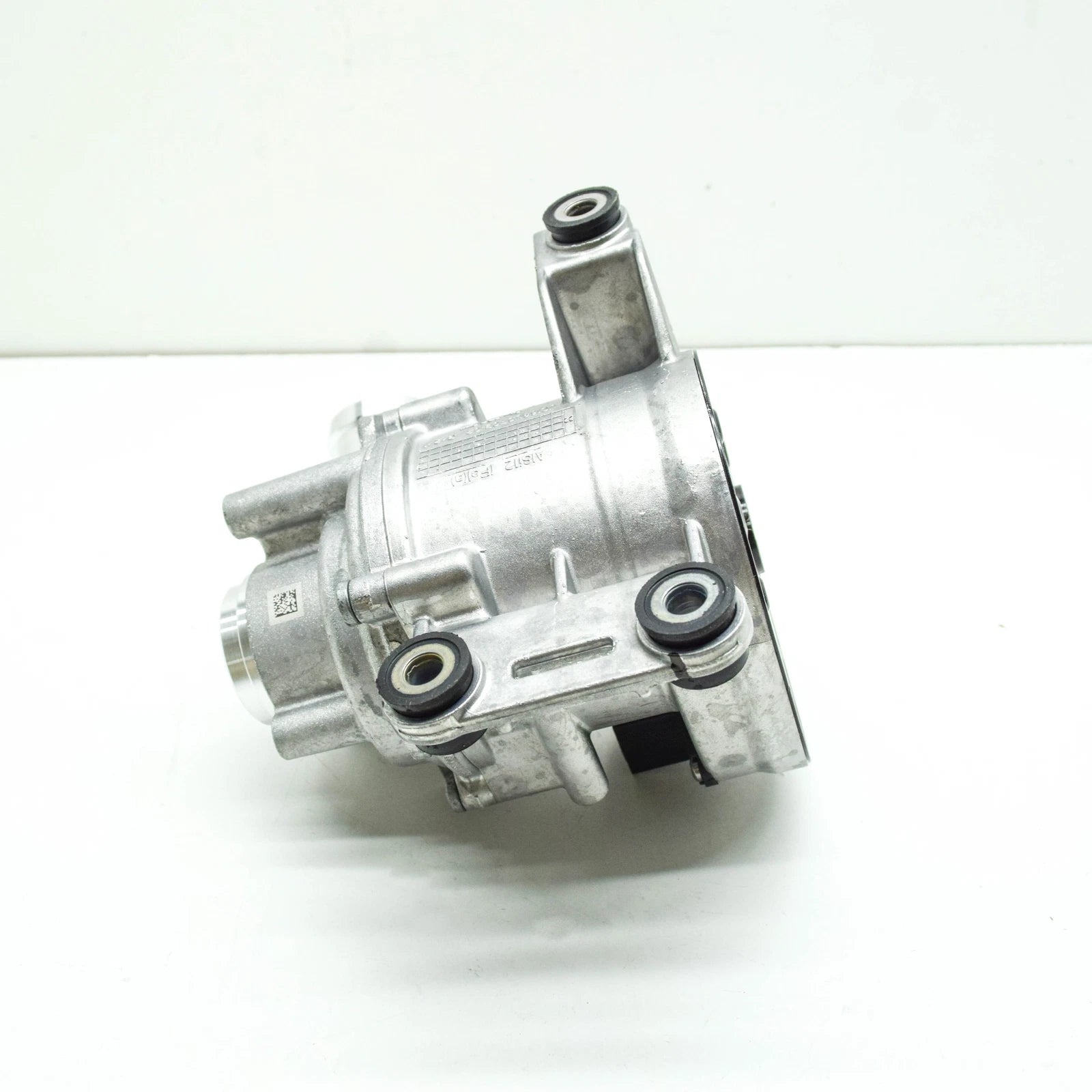 NEW MERCEDES-BENZ C W205 WATER PUMP A2642000301 ORIGINAL