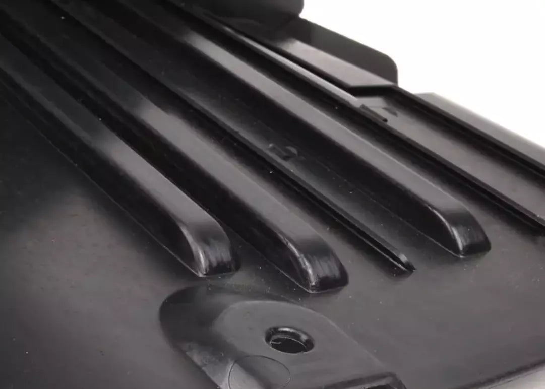 NEW BMW 6 E63 FRONT RIGHT WHEEL HOUSING BOTTOM COVER 7052474 51717052474