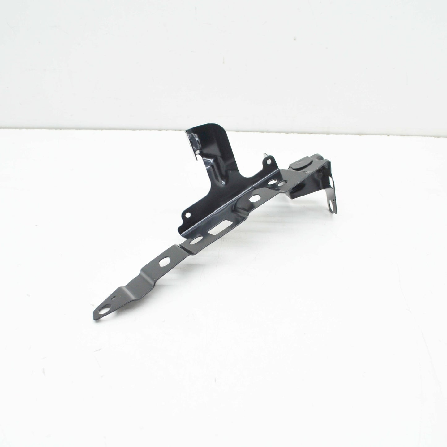 NEW AUDI A4 B9 FRONT LEFT FENDER BRACE END PLATE 8W0821091 ORIGINAL