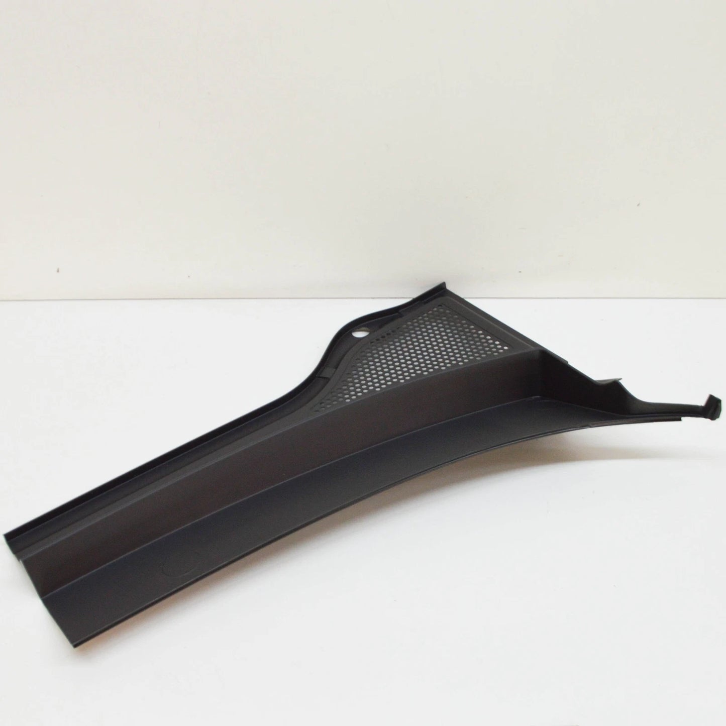 NEW VW PASSAT B8 3G FRONT RIGHT SIDE WIPERS GRILLE LHD 3G1819404F9B9 ORIGINAL