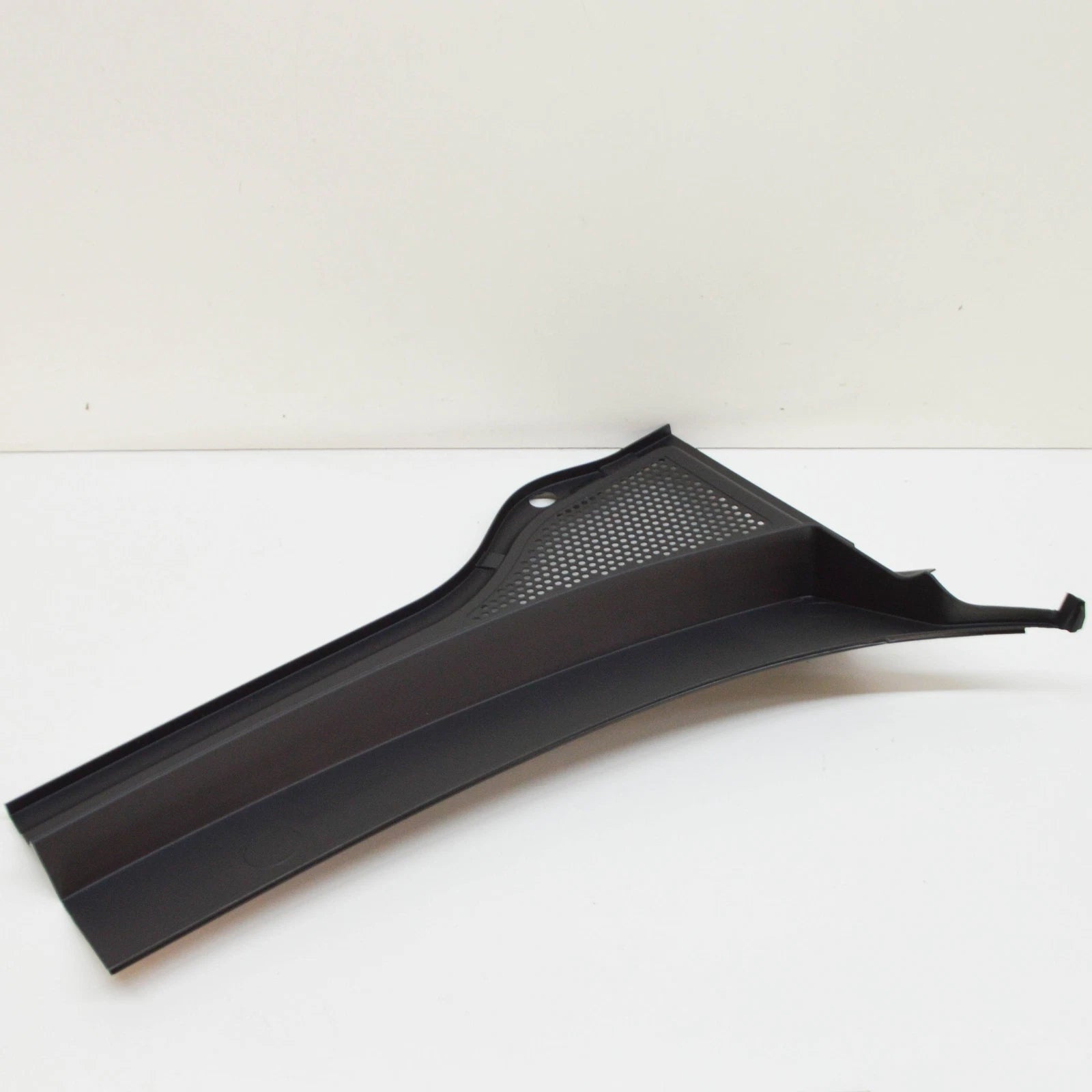 NEW VW PASSAT B8 3G FRONT RIGHT SIDE WIPERS GRILLE LHD 3G1819404F9B9 ORIGINAL