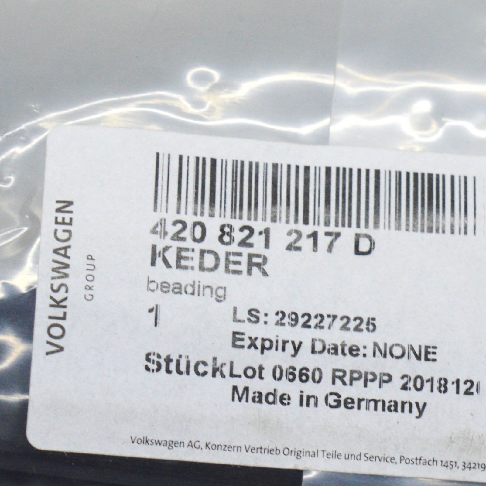 NEW AUDI R8 4S LEFT FENDER SEAL BEADING 420821217D ORIGINAL