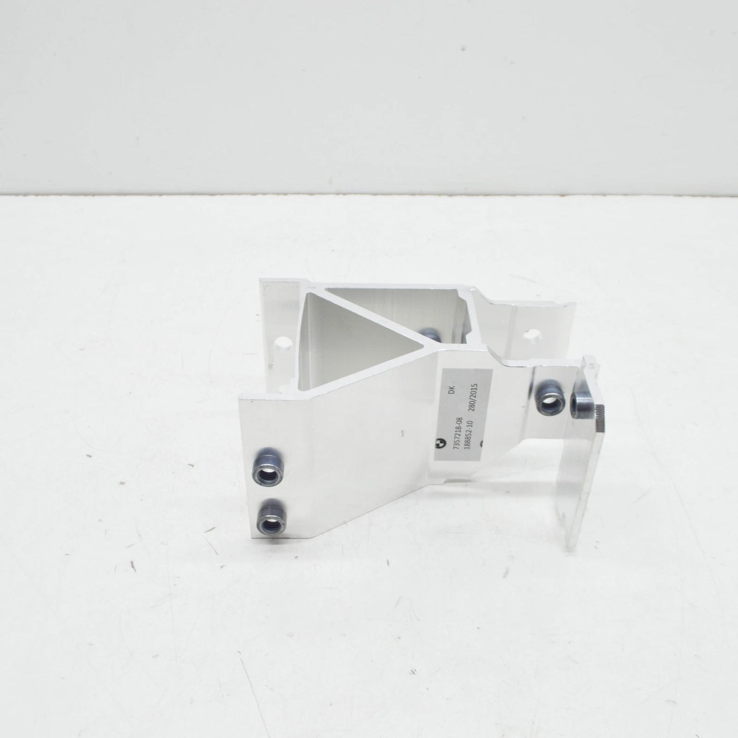 NEW BMW 7 G12 FRONT BUMPER RIGHT ADAPTER 51647357218 ORIGINAL