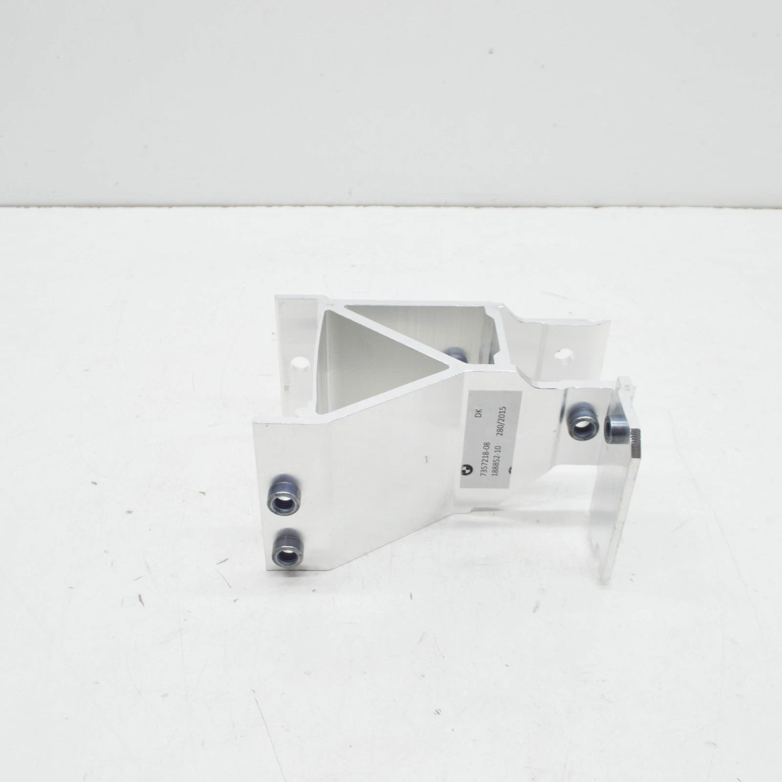 NEW BMW 7 G12 FRONT BUMPER RIGHT ADAPTER 51647357218 ORIGINAL