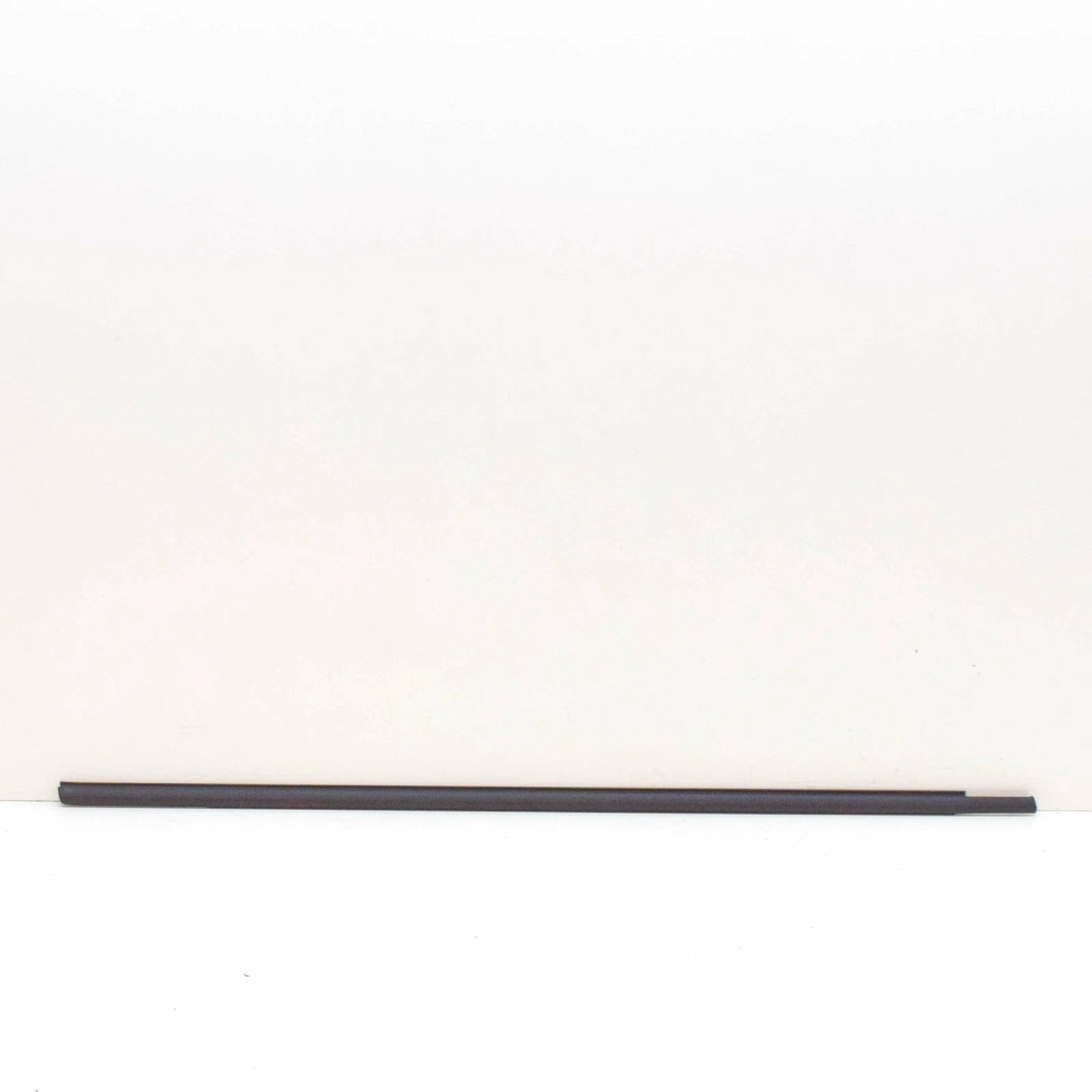 NEW VW GOLF MK6 FRONT RIGHT WINDOW OUTER APERTURE SEAL 5K4837478D5AP