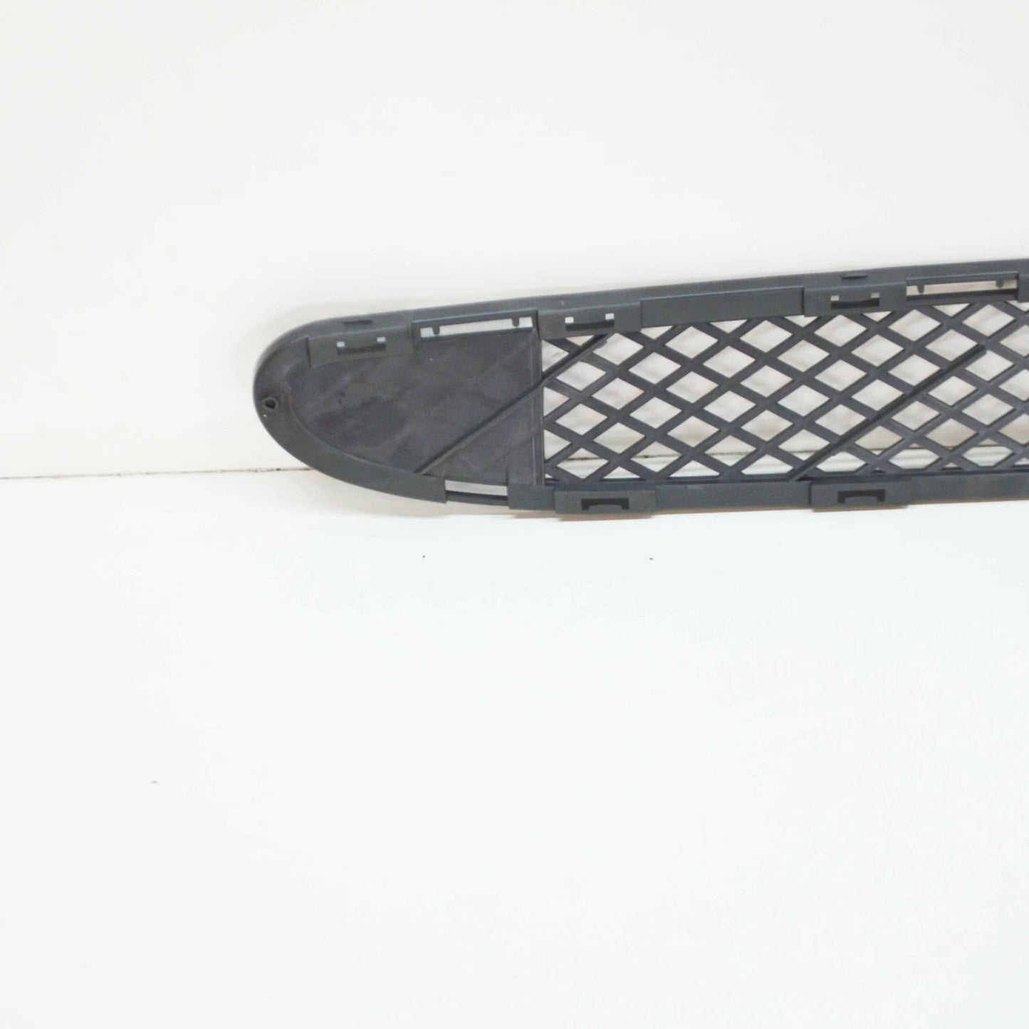 NEW MERCEDES-BENZ C W203 FRONT BUMPER CENTER GRILLE A2038852623