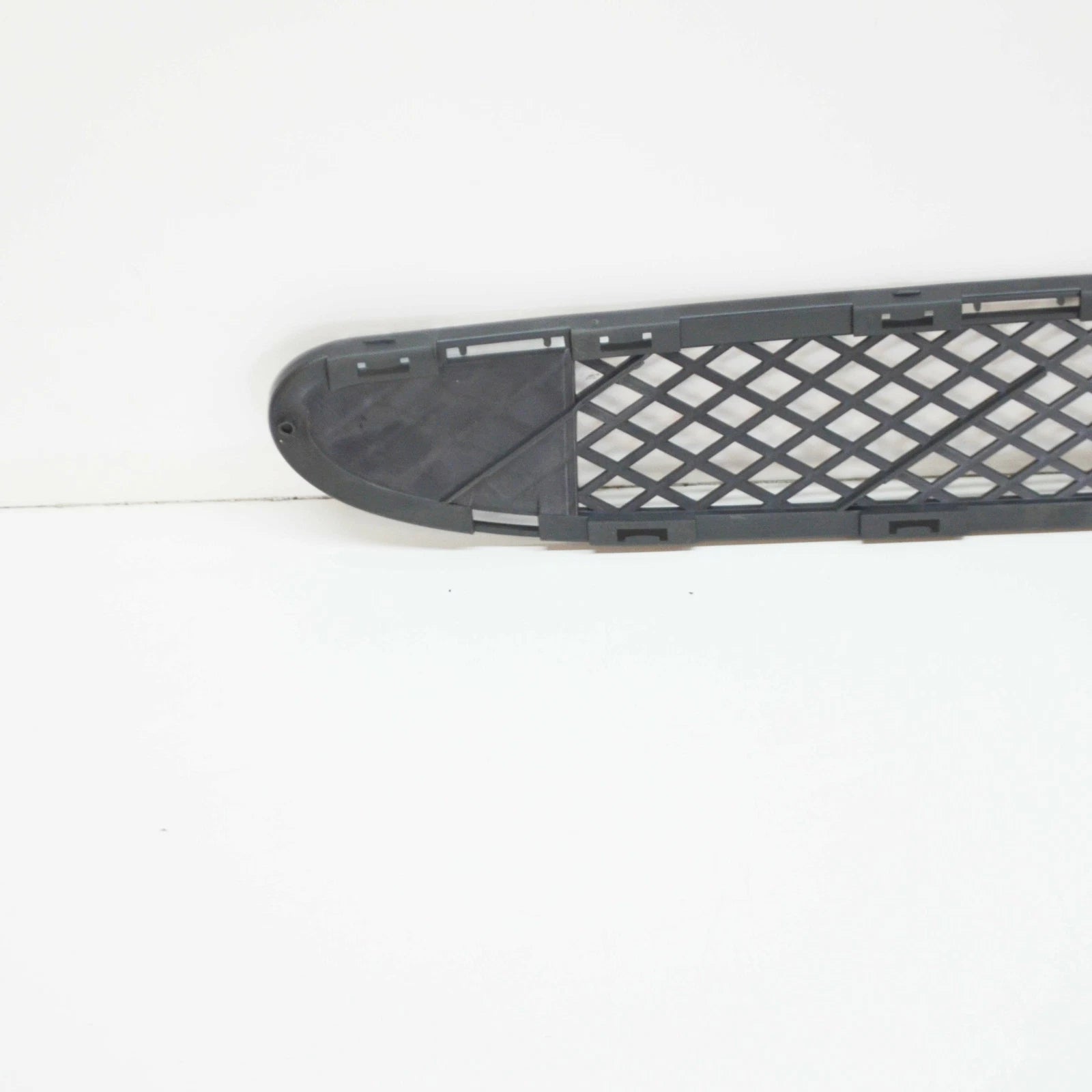NEW MERCEDES-BENZ C W203 FRONT BUMPER CENTER GRILLE A2038852623