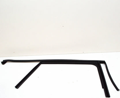 NEW MERCEDES-BENZ A W176 REAR RIGHT DOOR WINDOW GUIDE RAIL A1767351200