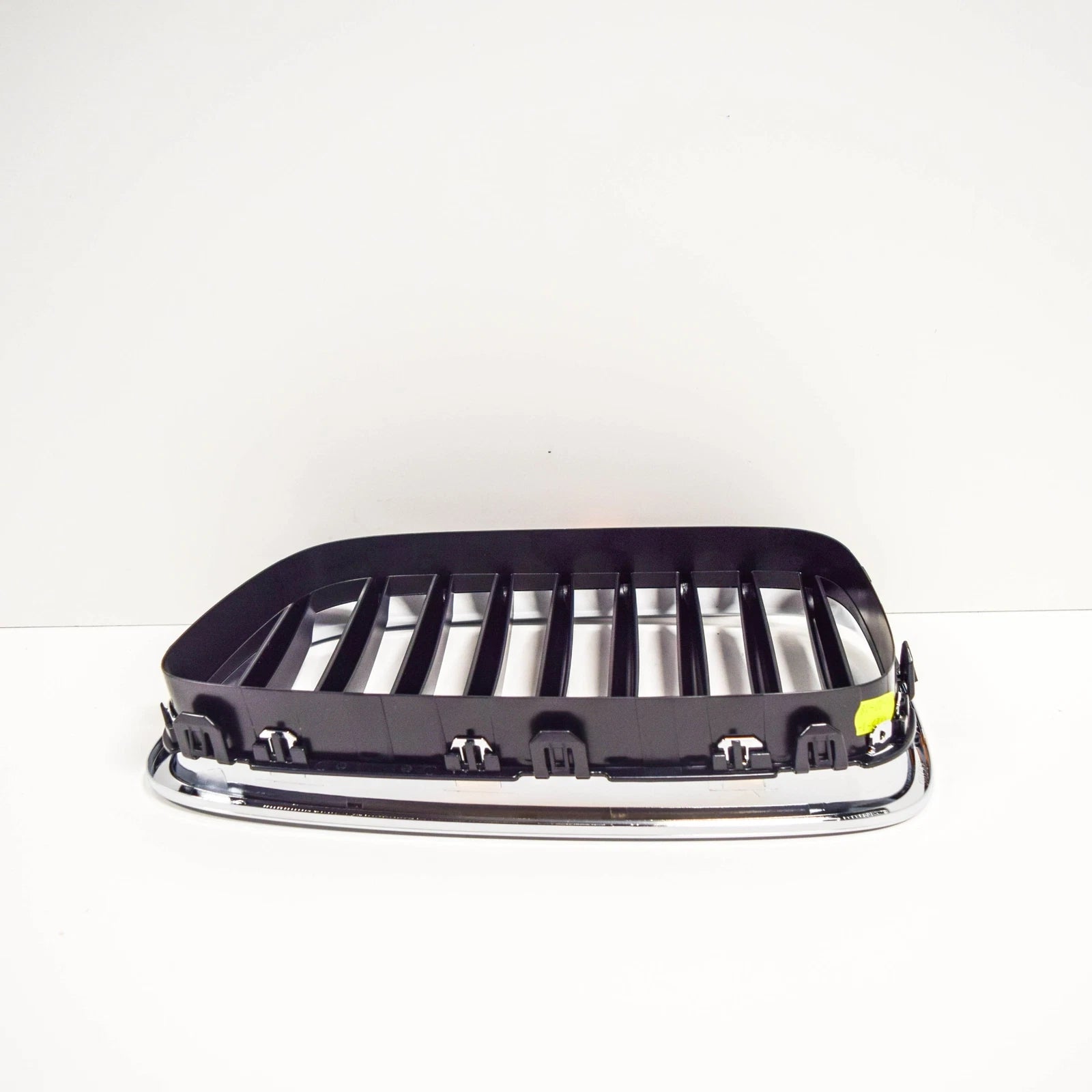 NEW BMW 5 GRAN TURISMO F07 FRONT RADIATOR RIGHT GRILLE 51137200168 ORIGINAL