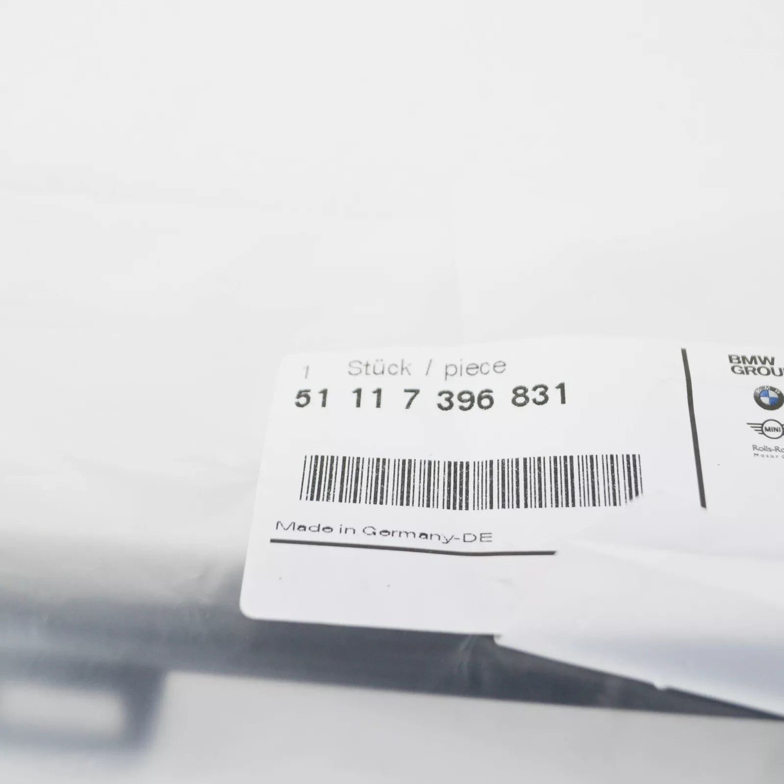 NEW BMW 3 F30 FRONT BUMPER CENTER FINISHER ROD 51117396831 7396831 2016 ORIGINAL