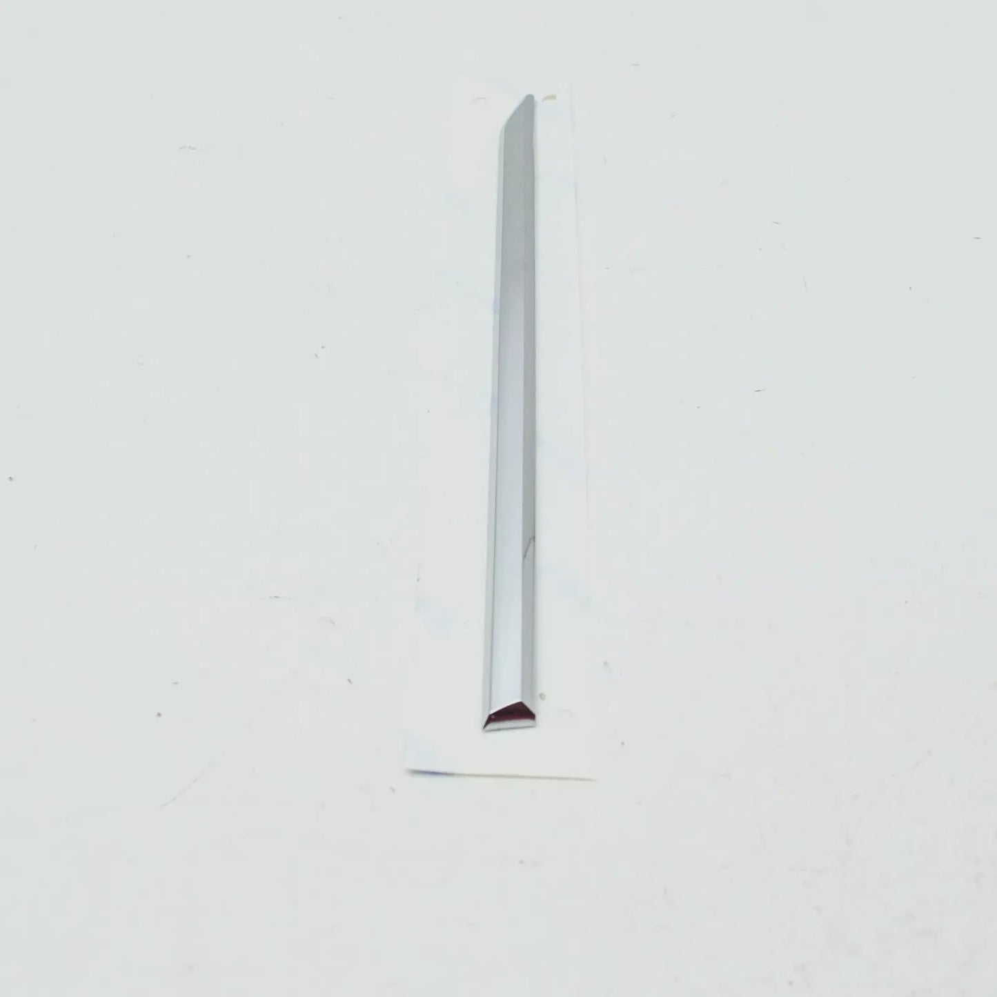 NEW VW PASSAT ALLTRACK B8 R-LINE FRONT RIGHT WING EMBLEM 561853688M2ZZ