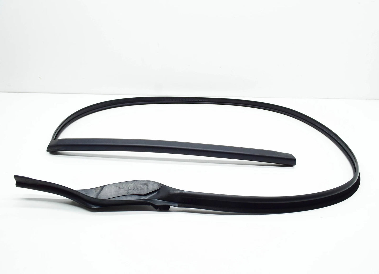 NEW BMW 5 GRAN TURISMO F07 REAR RIGHT DOOR ROOF SEAL 51357179124 ORIGINAL