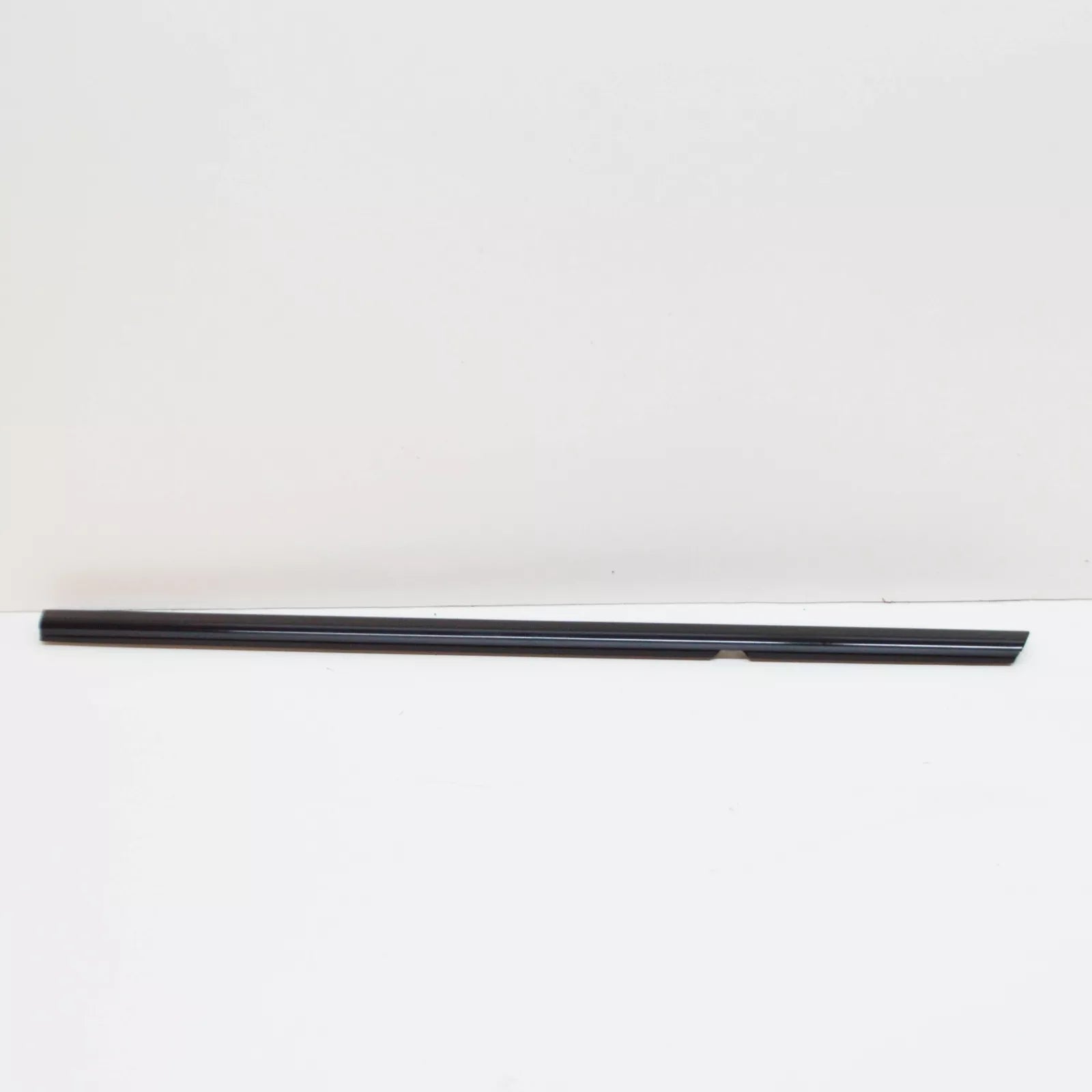 NEW MERCEDES-BENZ CLA C117 REAR RIGHT DOOR WINDOW TRIM STRIP A1177350482