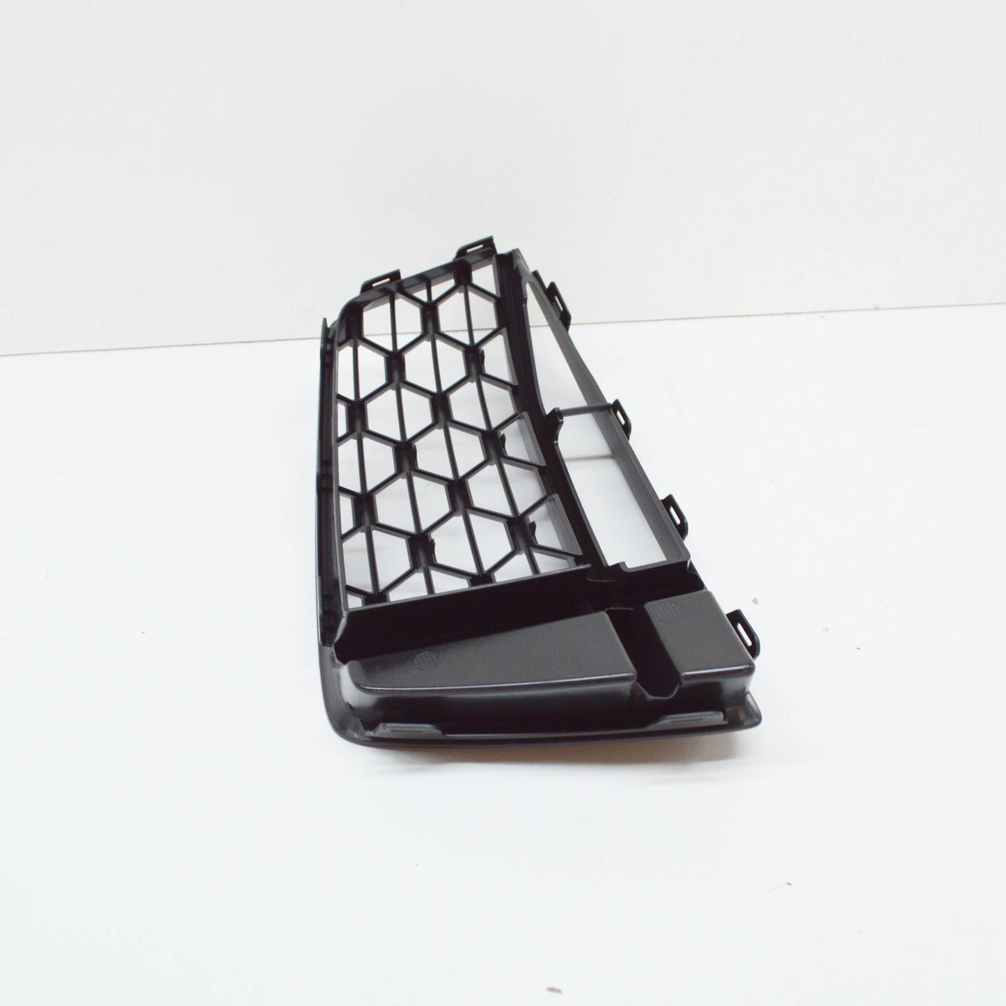 NEW AUDI TT FV FRONT LEFT AIR GUIDE GRILLE 8S0807681G 9B9 8S0807681G9B9 ORIGINAL