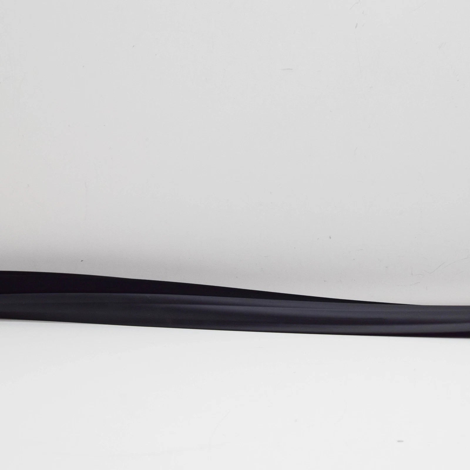 NEW BMW 1 F20 FRONT LEFT DOOR WINDOW GUIDE 7376385 51337376385 ORIGINAL