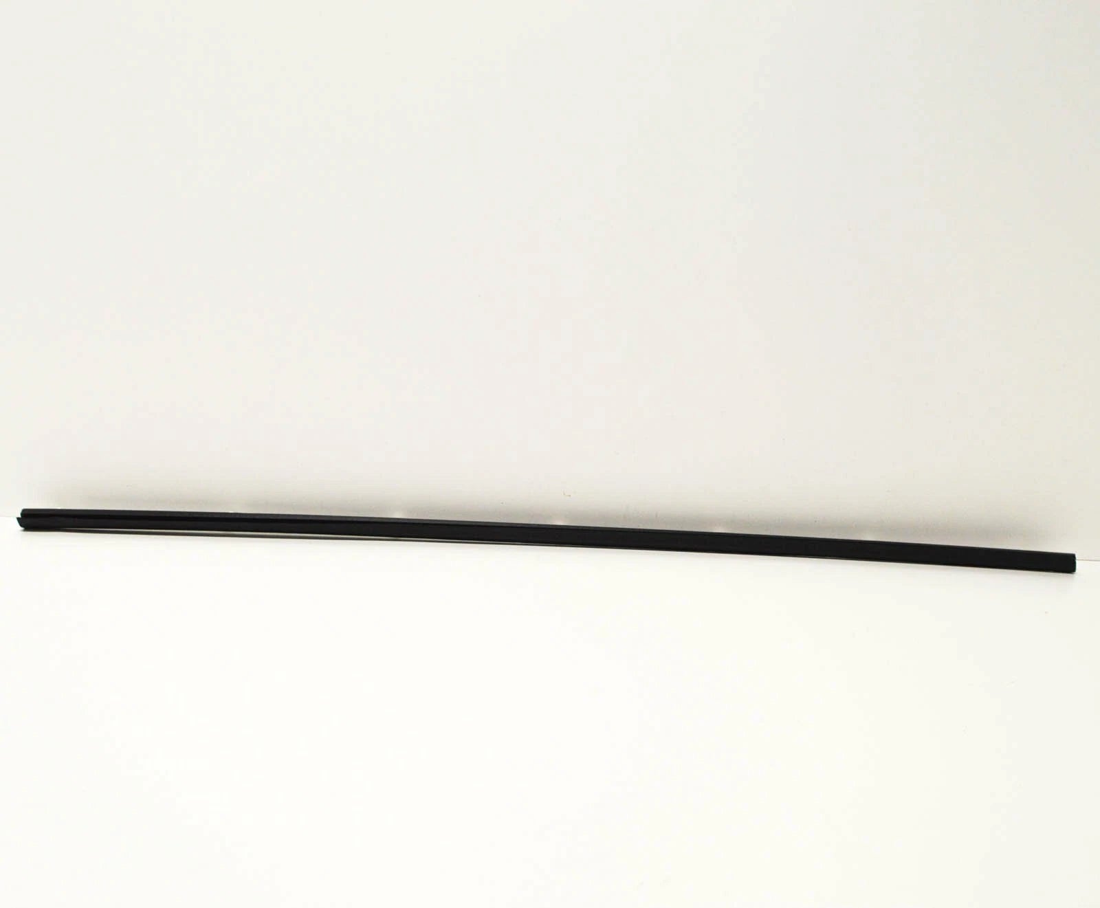 NEW MERCEDES-BENZ E W210 FRONT LEFT DOOR BOTTOM STRIP A2106900782