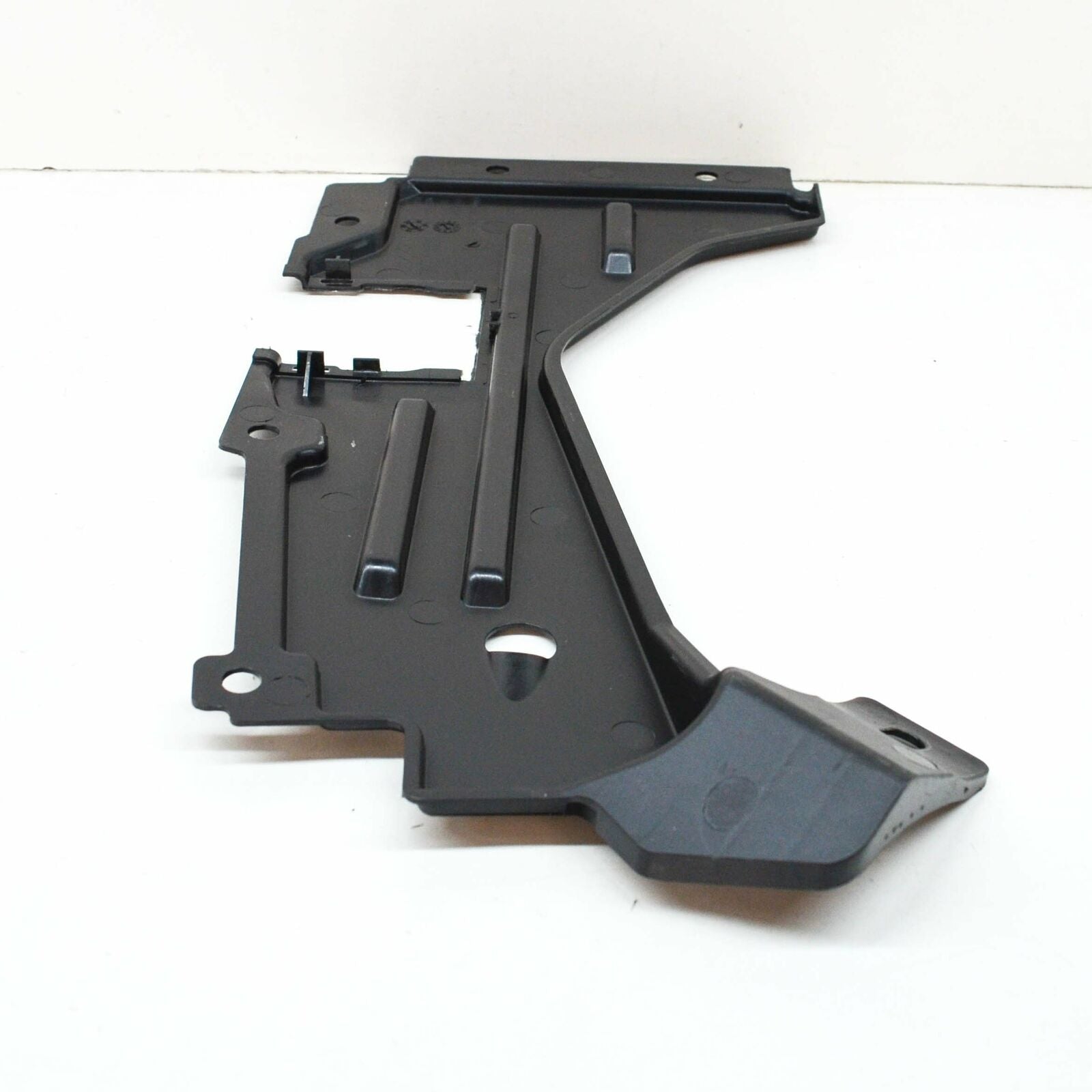 NEW AUDI Q3 8U REAR LEFT SIDE UNDERBODY COVER 8U0825215B ORIGINAL