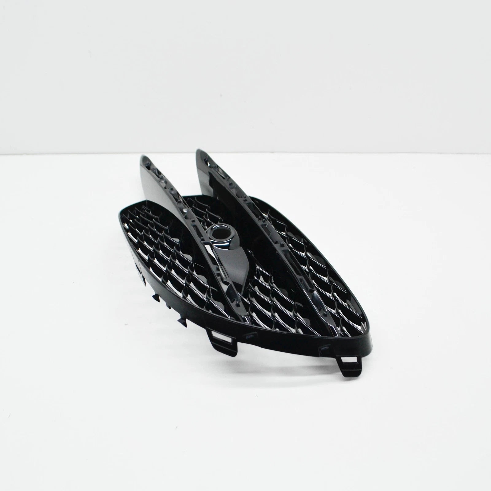 NEW MERCEDES-BENZ S W222 FRONT BUMPER RIGHT GRILLE A2228857300