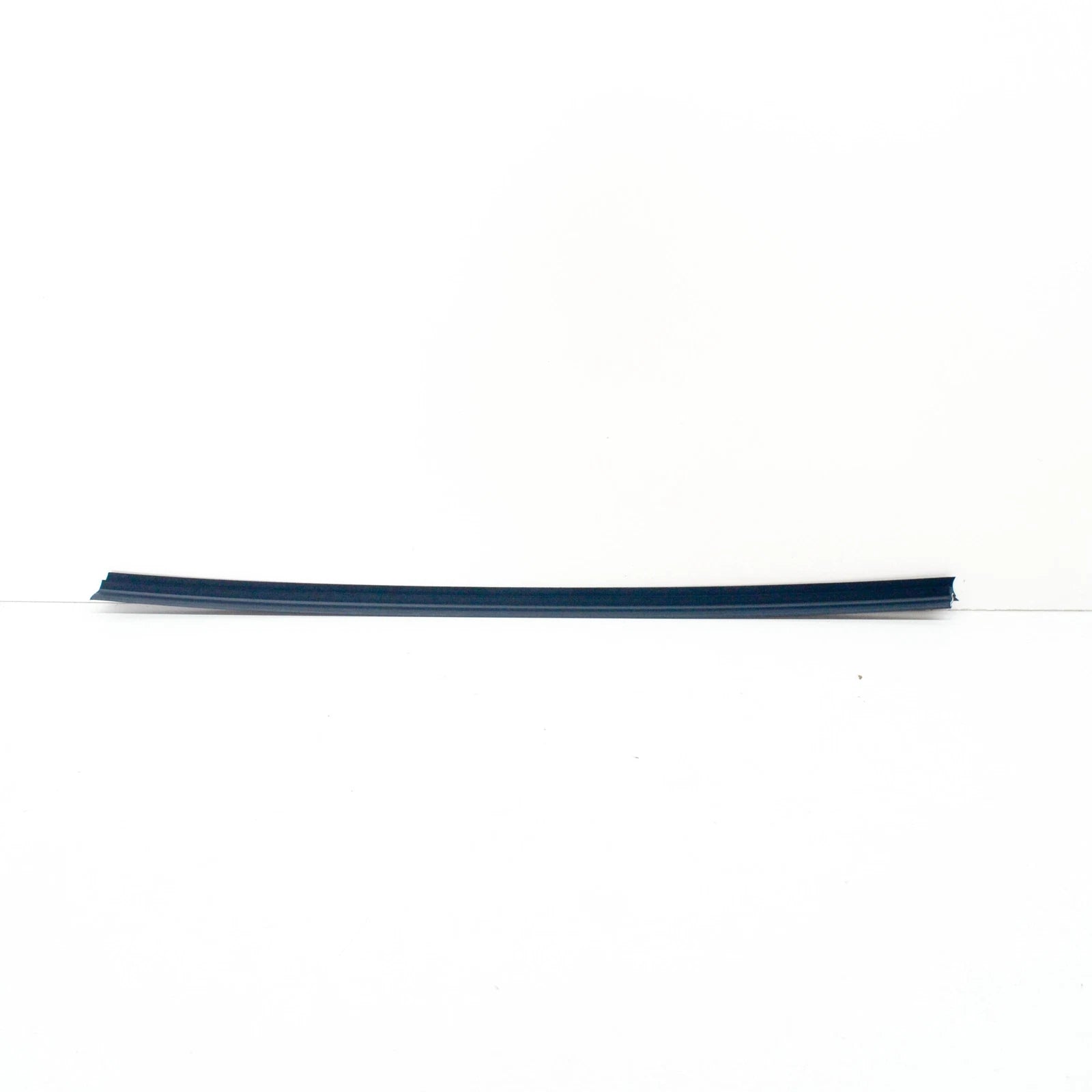 NEW BMW 3 E30 FRONT RIGHT DOOR OUTER WEATHER STRIP 51211913058 1913058 ORIGINAL