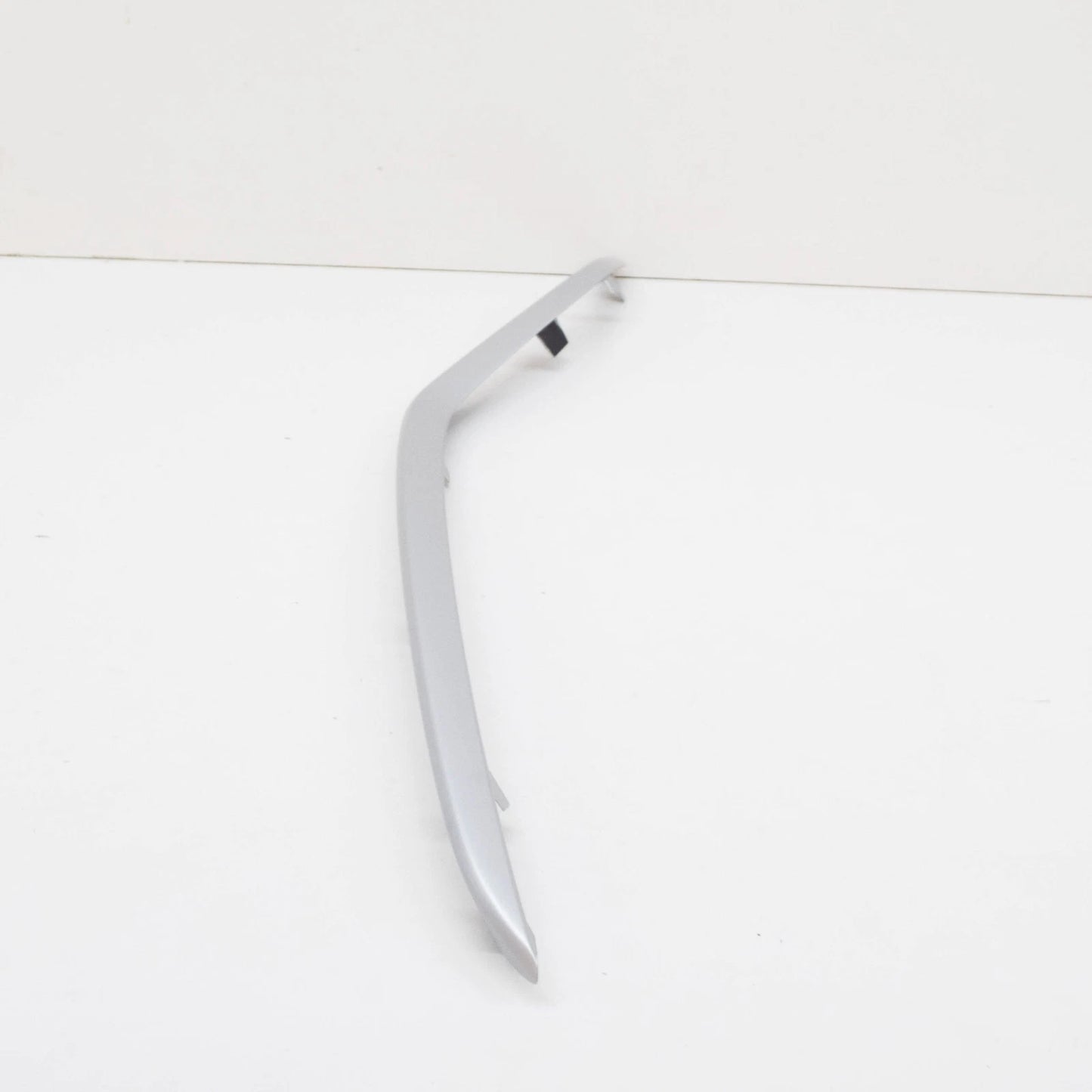 NEW MERCEDES-BENZ C-CLASS W205 FRONT BUMPER LEFT MOLDING TRIM A2058851974