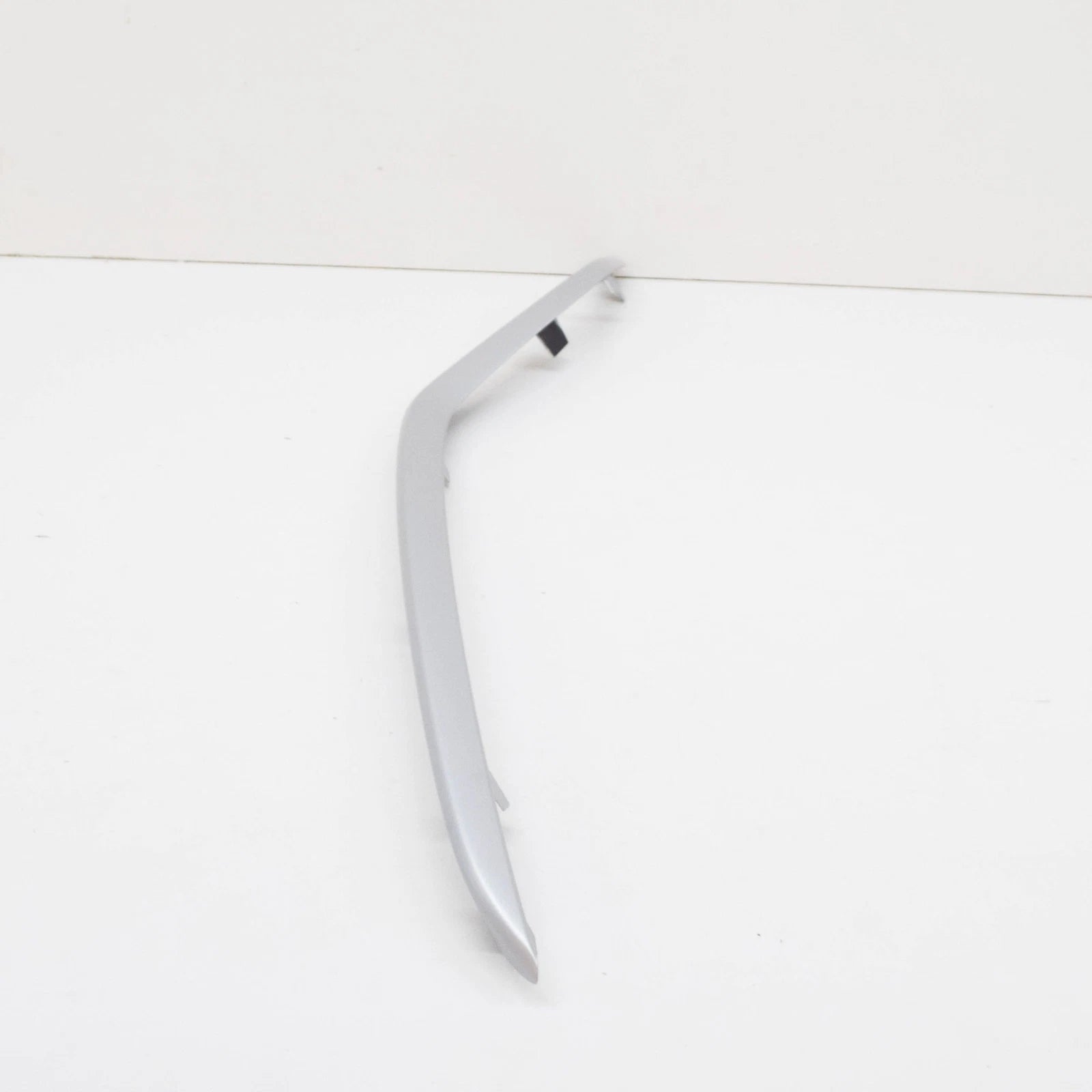 NEW MERCEDES-BENZ C-CLASS W205 FRONT BUMPER LEFT MOLDING TRIM A2058851974