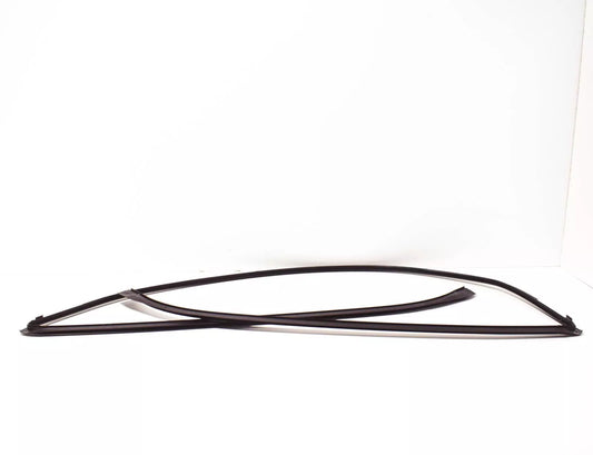 NEW BMW 6 E64 FRONT WINDSHIELD SEAL 51317008911 7008911 ORIGINAL