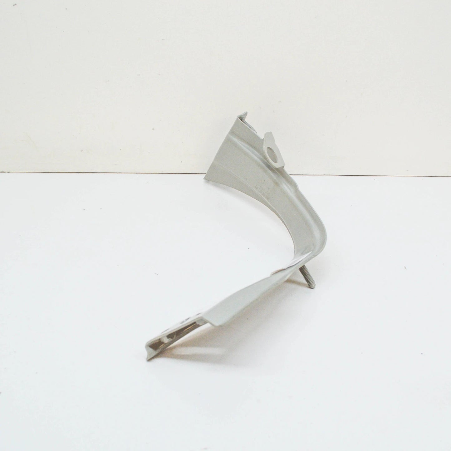 NEW VOLKSWAGEN BEETLE A5 FRONT FENDER LEFT MOUNTING BRACKET 5C5821135