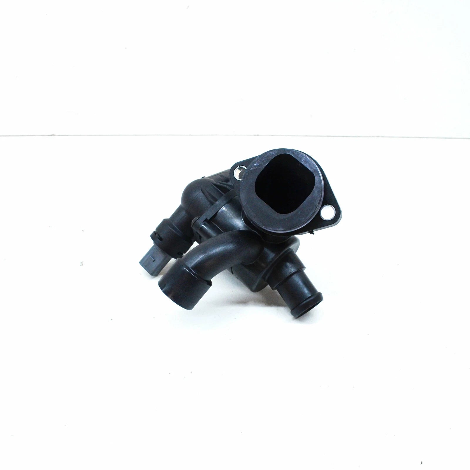 NEW VOLKSWAGEN PASSAT 3G B8 ENGINE COOLANT THERMOSTAT 03L121111Q