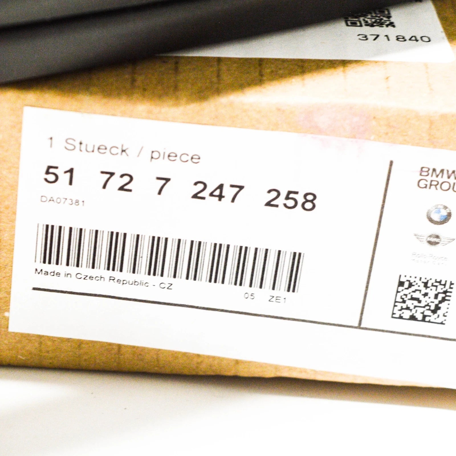 NEW BMW 3 E90 FRONT DOOR RUBBER SEAL 51727247258 ORIGINAL