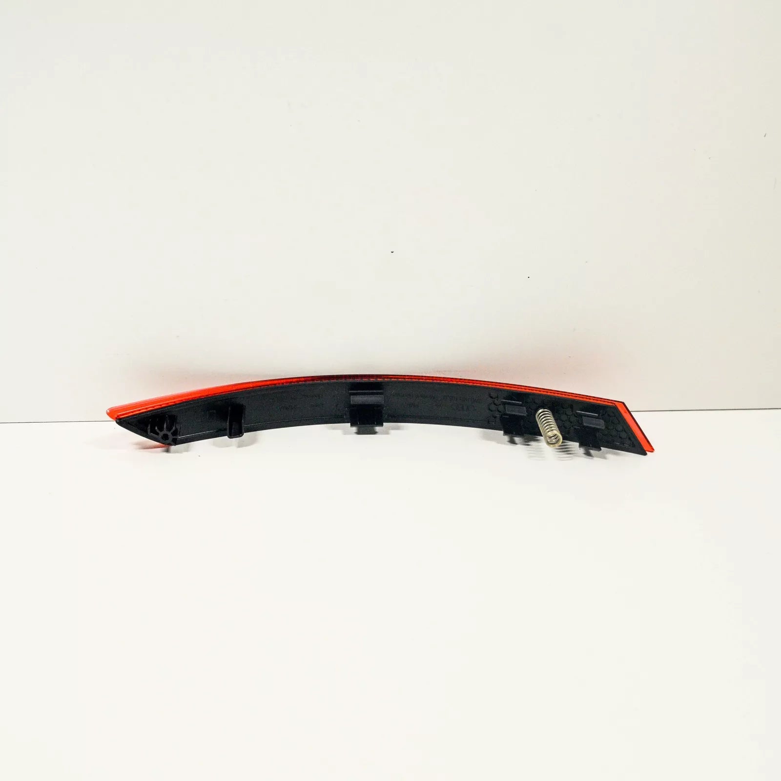 NEW AUDI A4 B9 LIGHT REFLECTOR REAR LEFT 8W0945105D